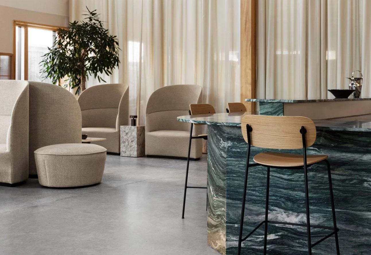 Co Bar Chair Barstuhl, Dunkel gebeizte Eiche-verchromter Stahl, 75 cm Audo Copenhagen