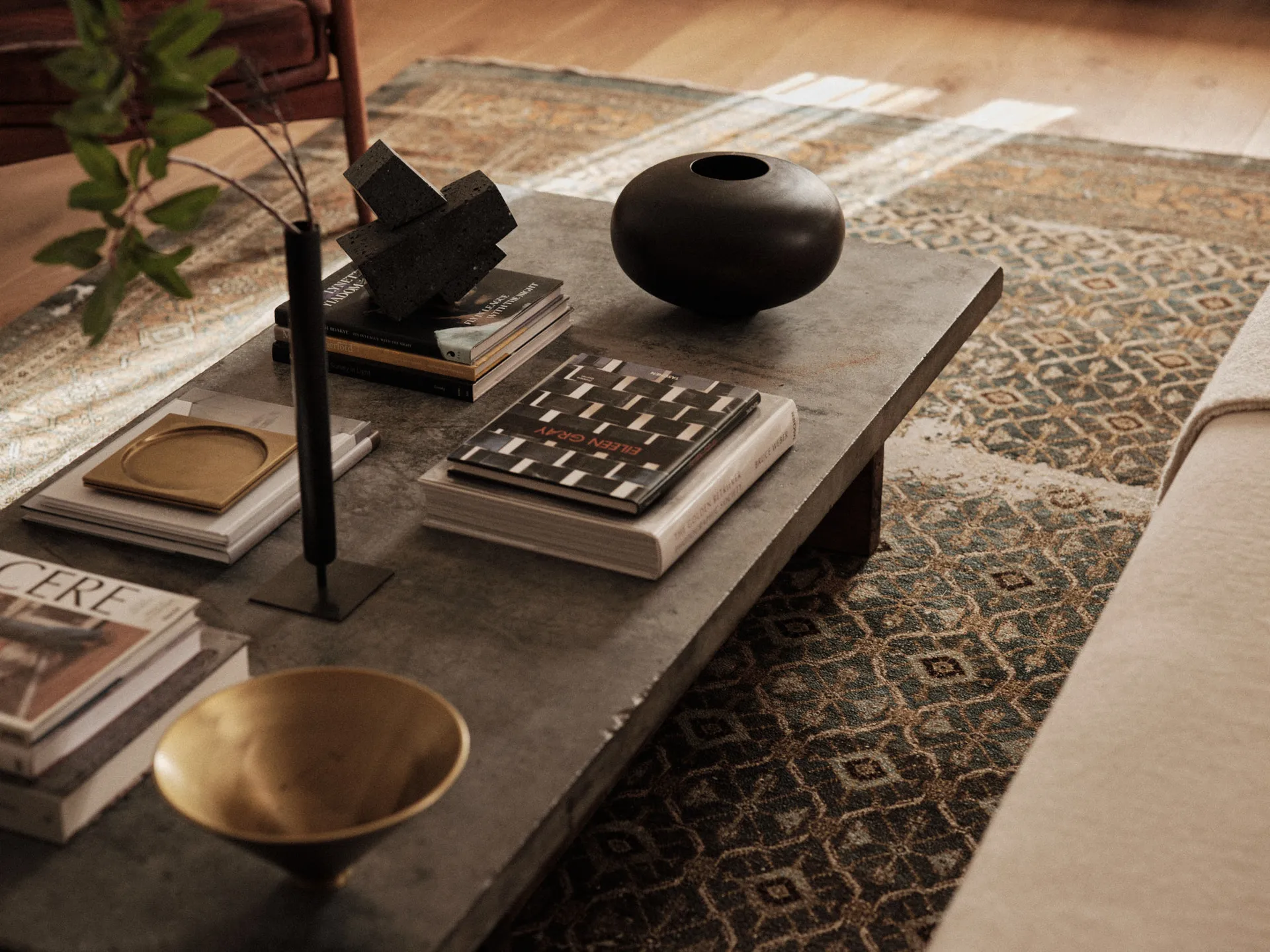 Converge Buchstütze, Lava stone Audo Copenhagen