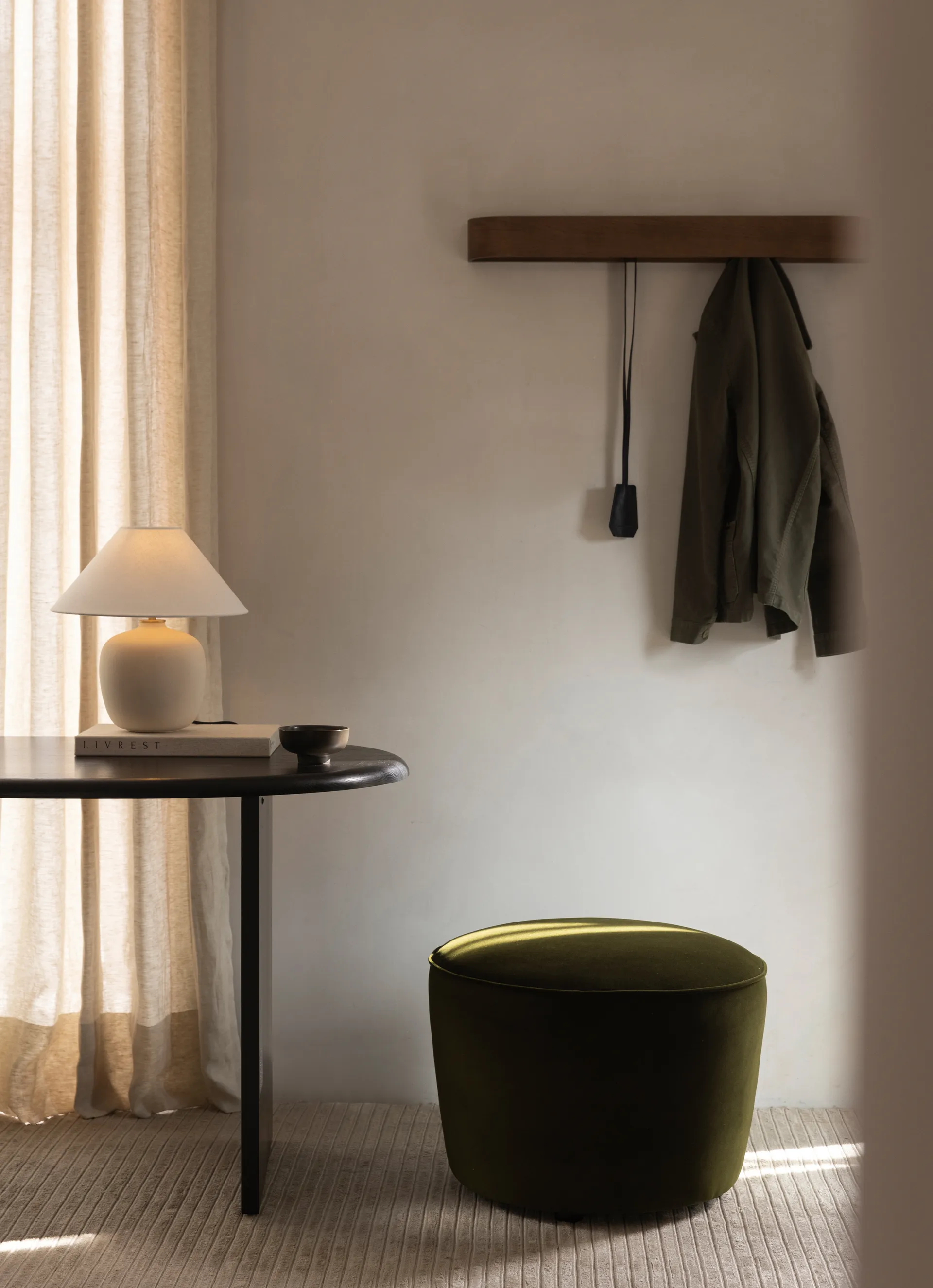 Epund Kleiderhaken 79cm, Eiche dunkel gebeizt Audo Copenhagen