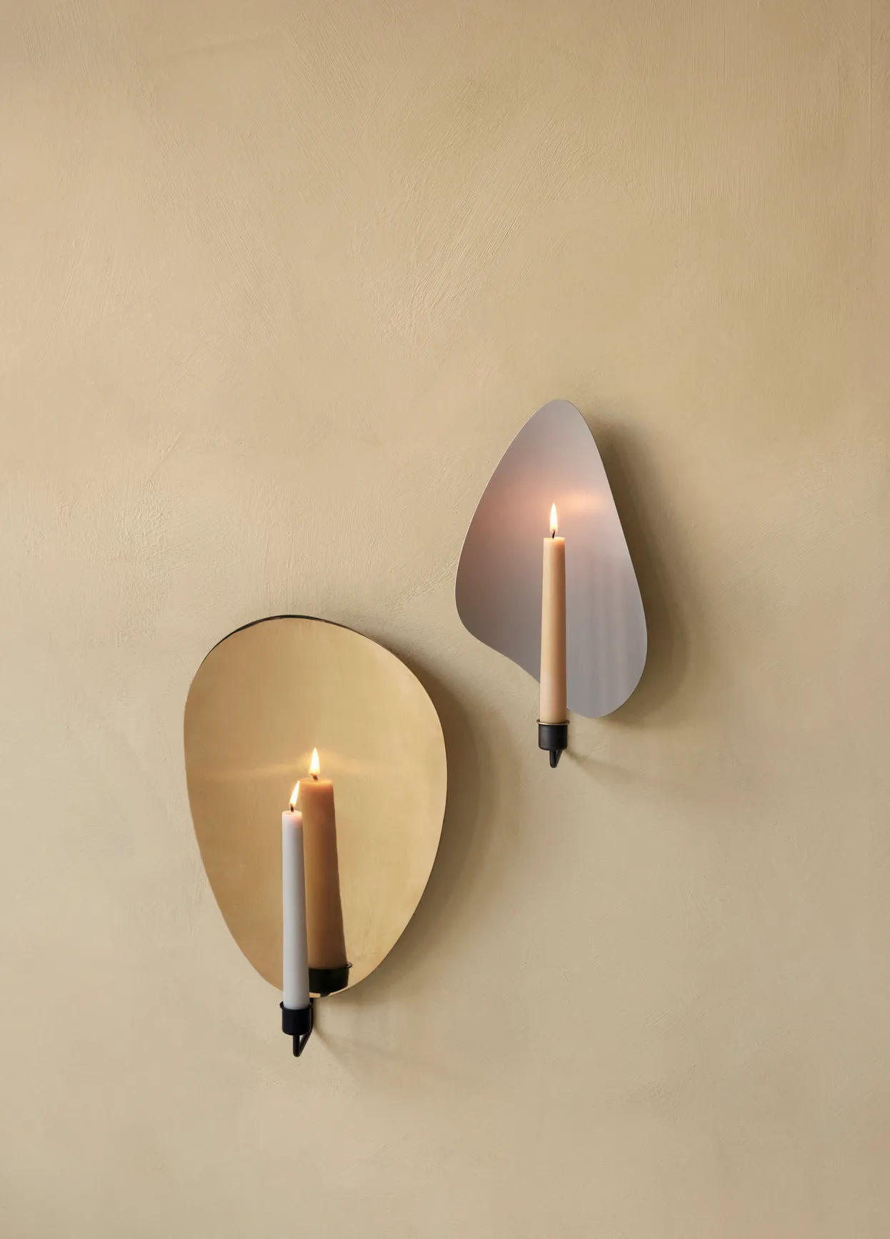Flambeau Kerzenständer Wand 40 cm, Black-polished Brass Audo Copenhagen