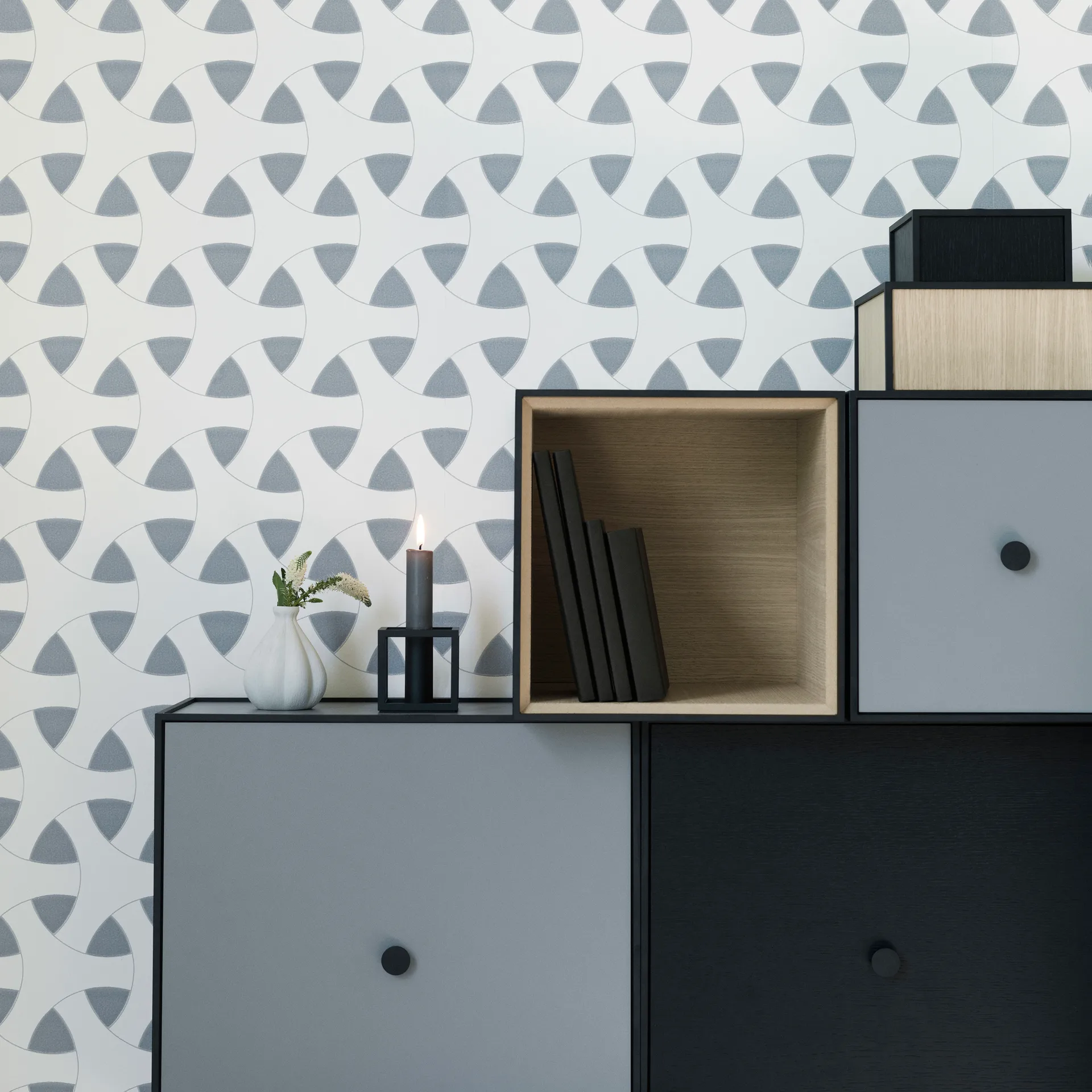 Frame 35 Wandschrank mit Türe, Dunkelgrau Audo Copenhagen