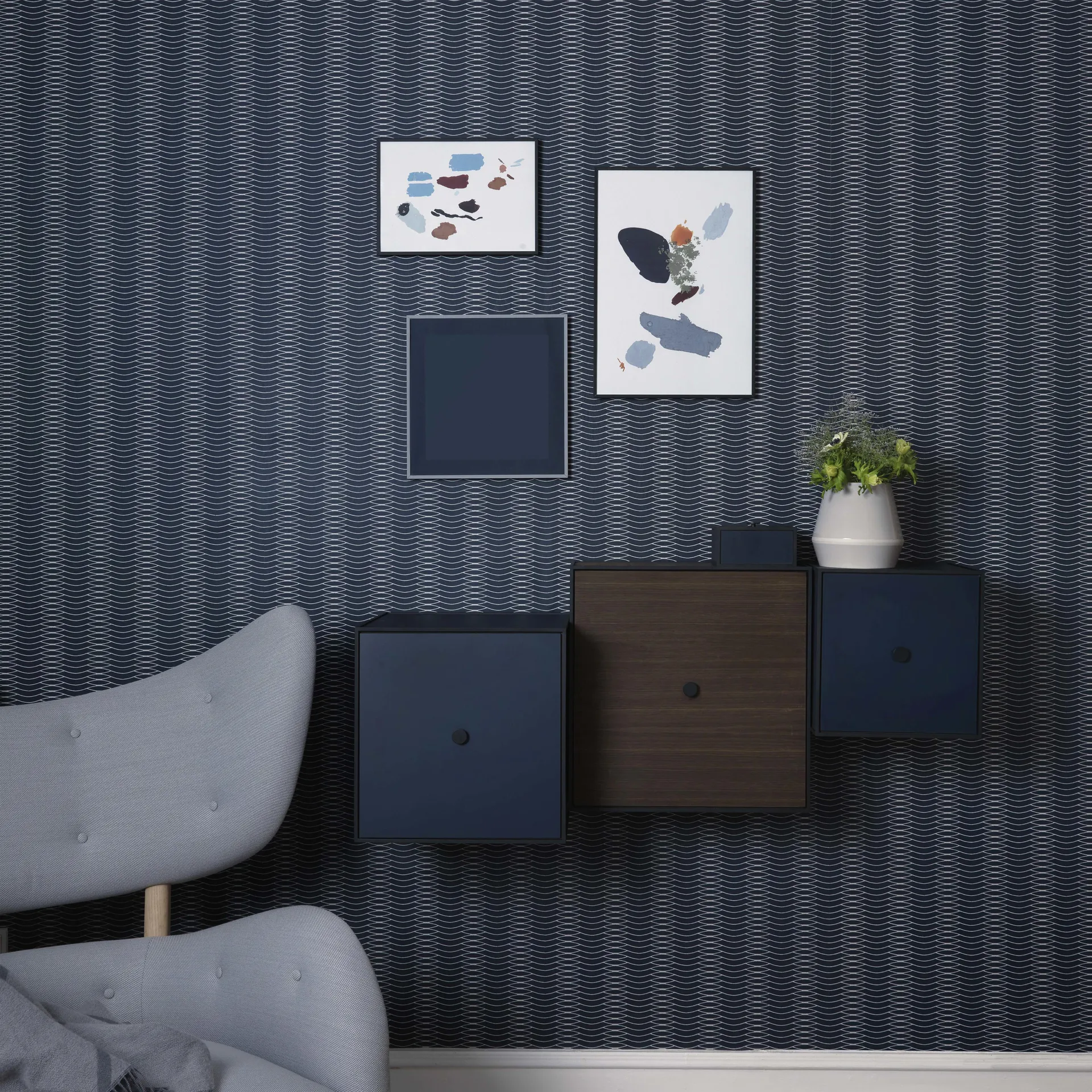 Frame 42 Wandschrank mit Türe, Eiche geraucht Audo Copenhagen