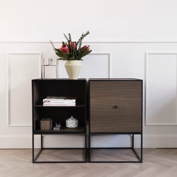 Frame 49 Wandschrank mit Türe - Eiche geraucht - Audo Copenhagen