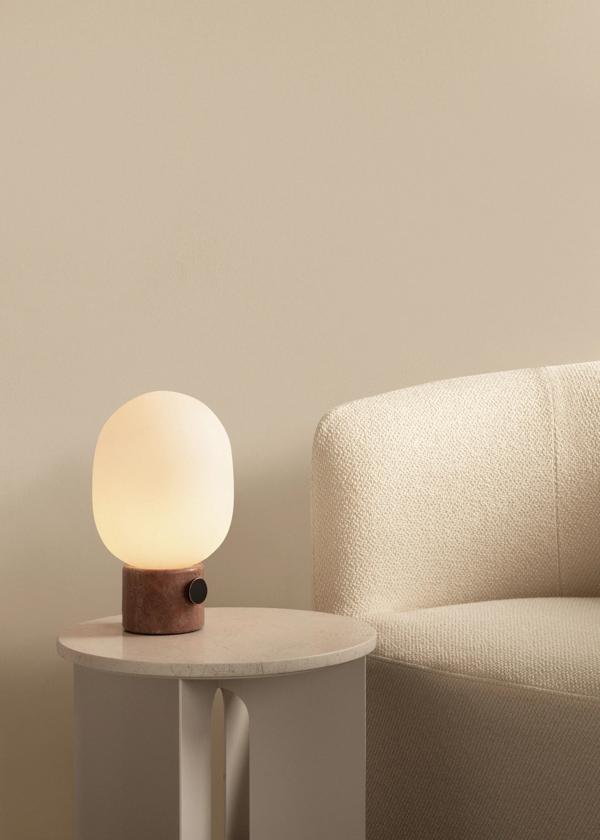 JWDA Tischleuchte, Red travertine Audo Copenhagen