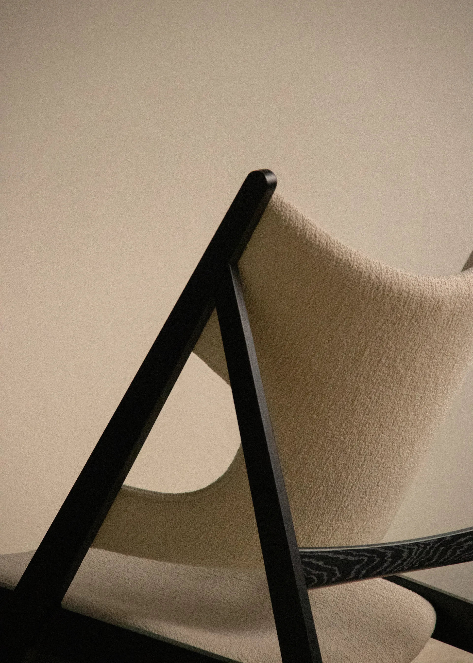 Knitting Loungesessel, Barnum Bouclé 24-schwarze Eiche Audo Copenhagen