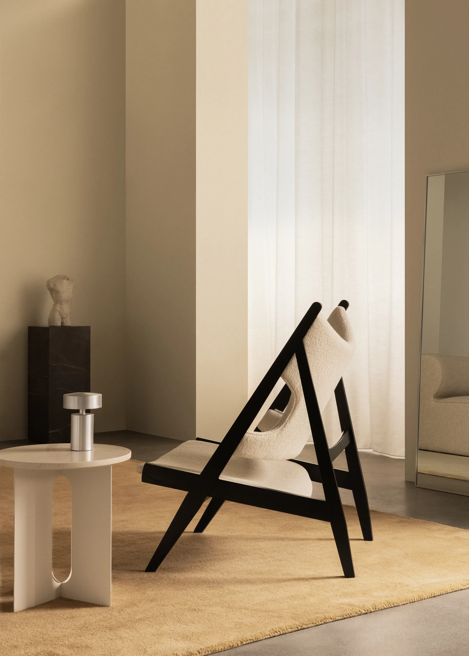 Knitting Loungesessel, Barnum Bouclé 24-schwarze Eiche Audo Copenhagen