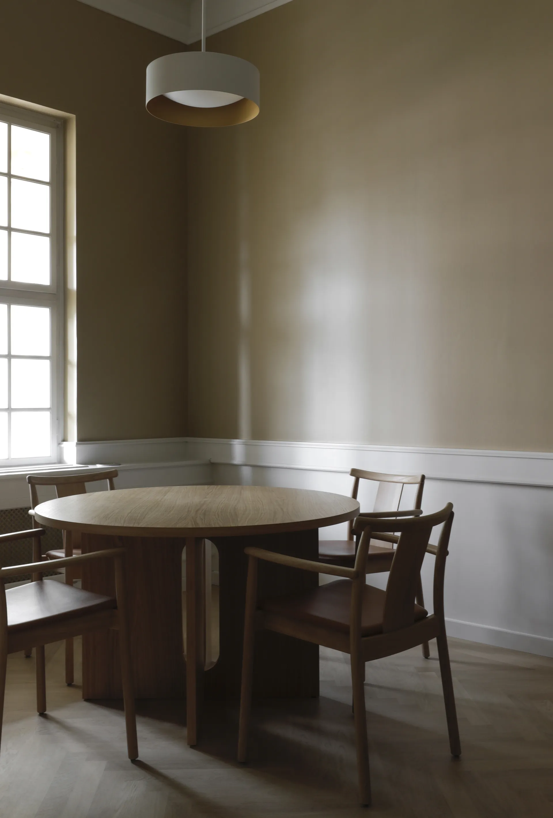 Merkur Stuhl mit Sitzkissen, Oak- Dakar 0250 cognac Audo Copenhagen