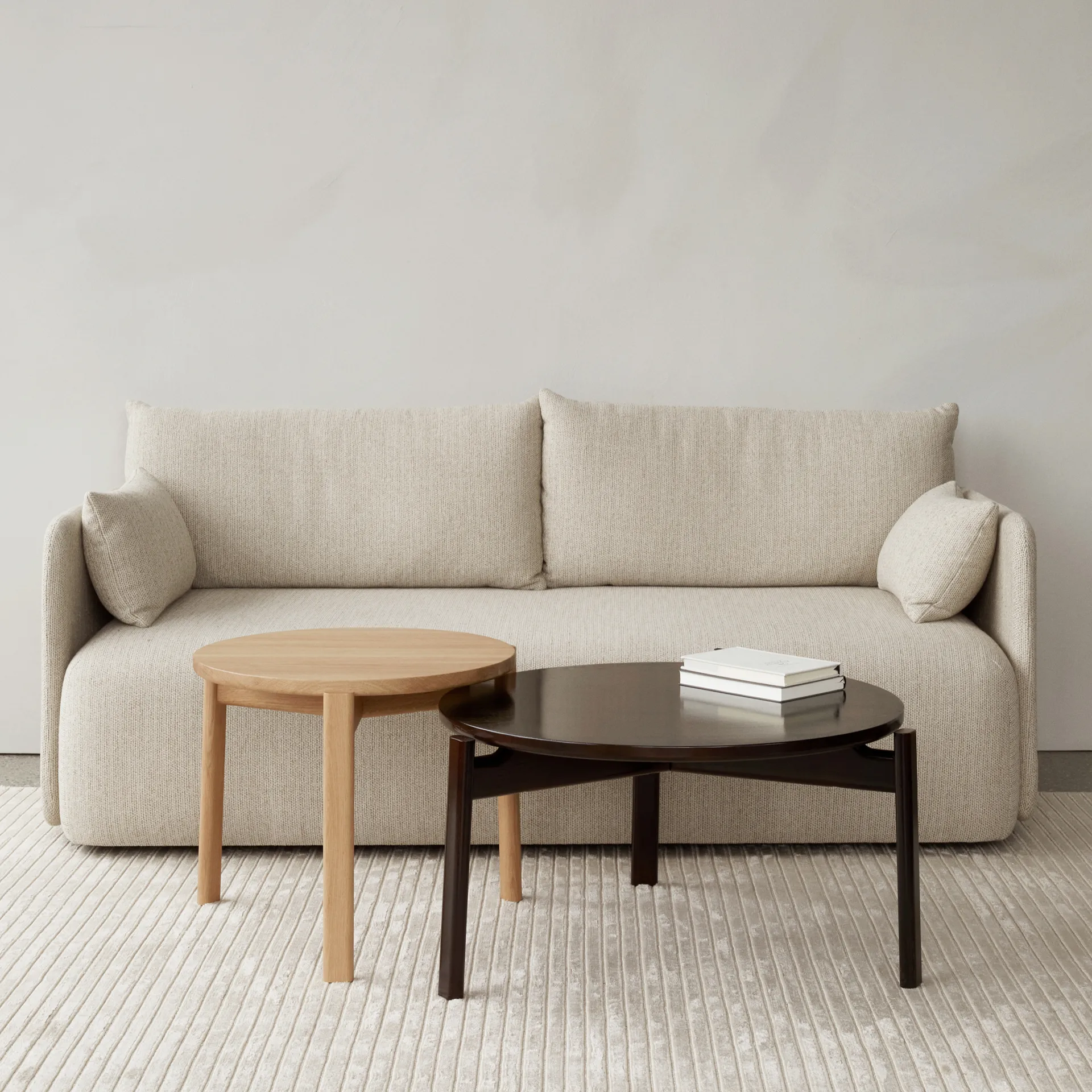 Passage Beistelltisch Ø70cm, Eiche dunkel lackiert Audo Copenhagen