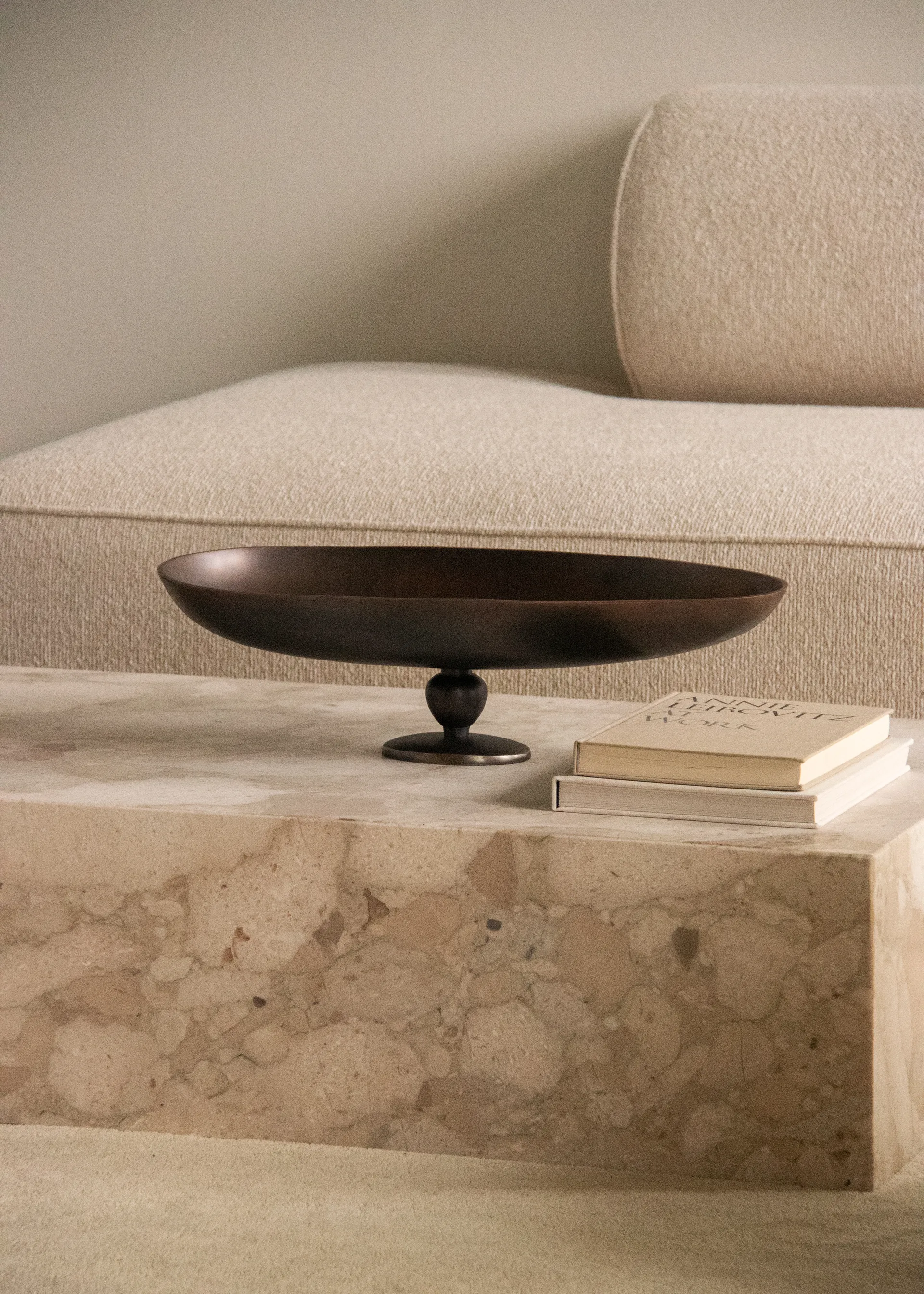 Pavot Servierteller auf Fuß, Braun Audo Copenhagen