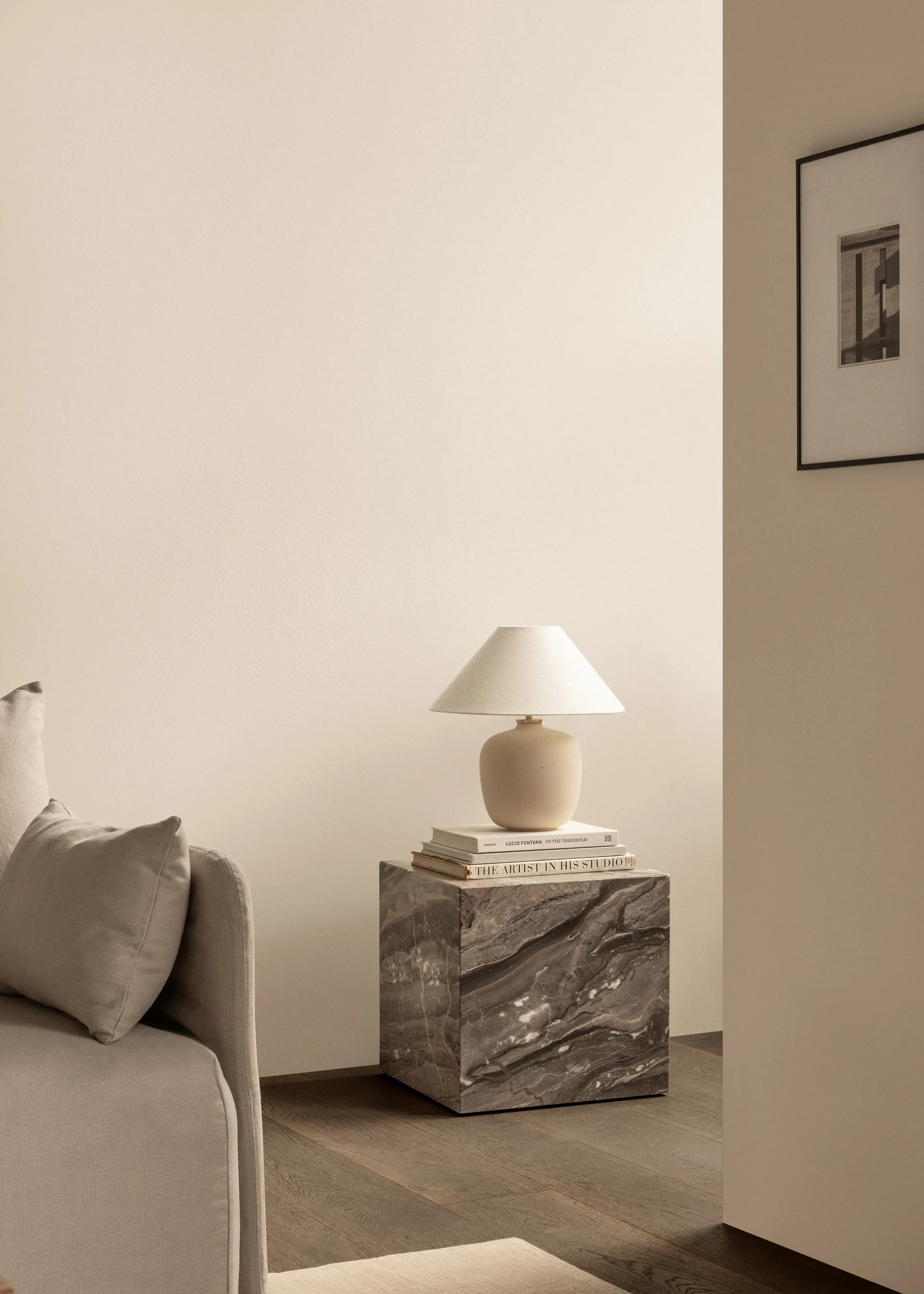 Plinth Beistelltisch, Grey galaxy, cube Audo Copenhagen