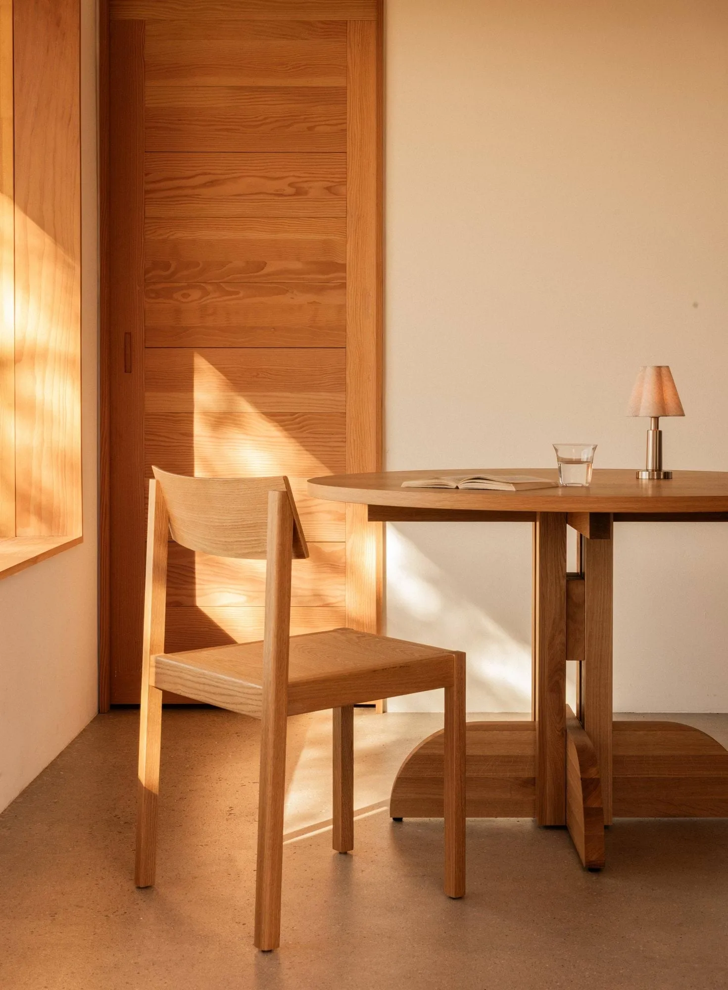 Puffin Dining Table Eiche Massiv Natur, Naturbelassene Eiche, Ø140 cm Audo Copenhagen