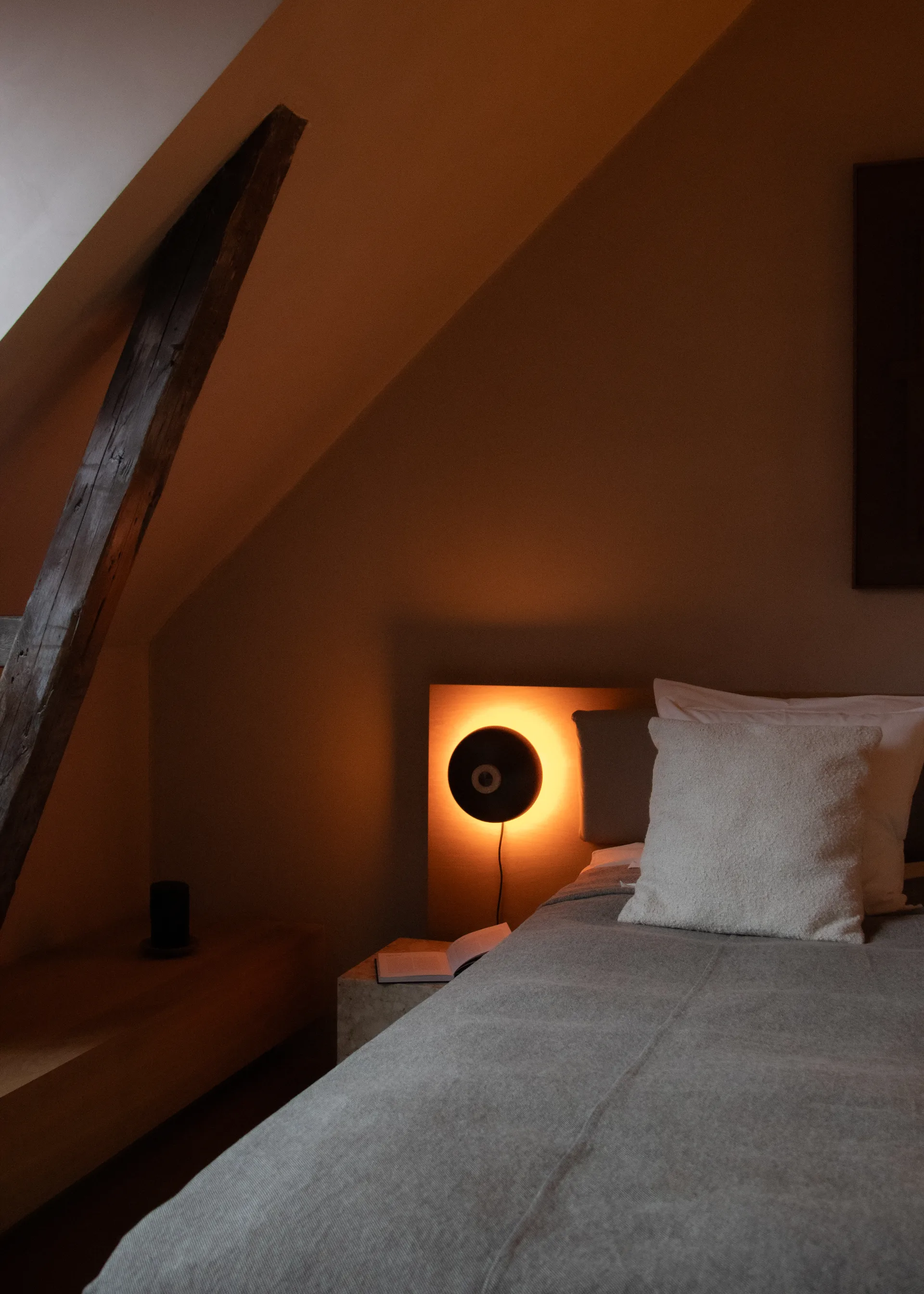 Reverse Wandleuchte, Bronzed aluminium Audo Copenhagen