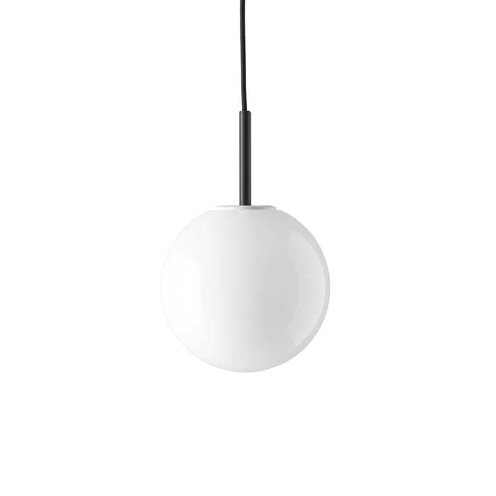 TR Bulb Pendelleuchte, Opal shiny, Schwarze Fassung Audo Copenhagen