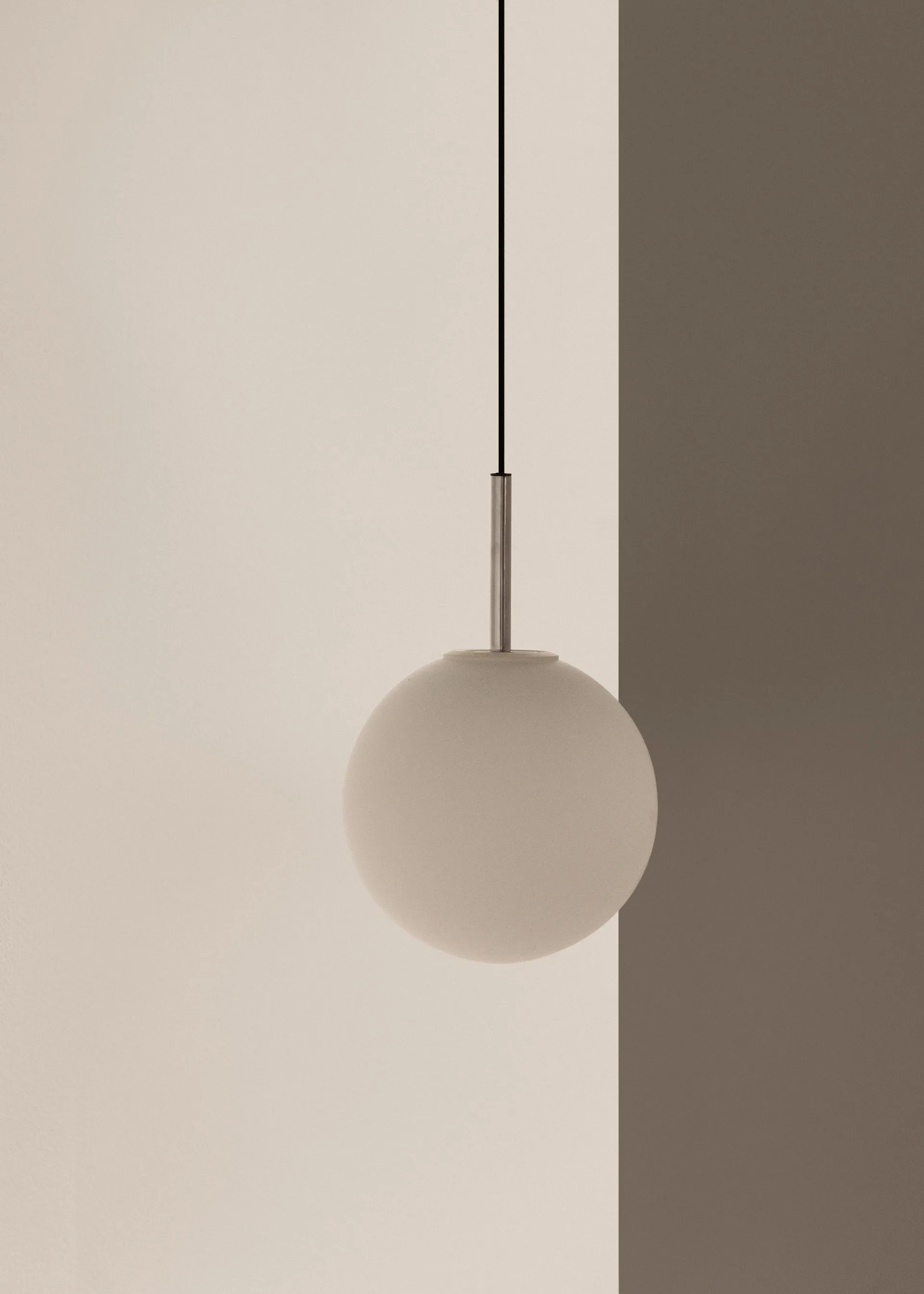 TR Bulb Pendelleuchte, Polished steel Audo Copenhagen