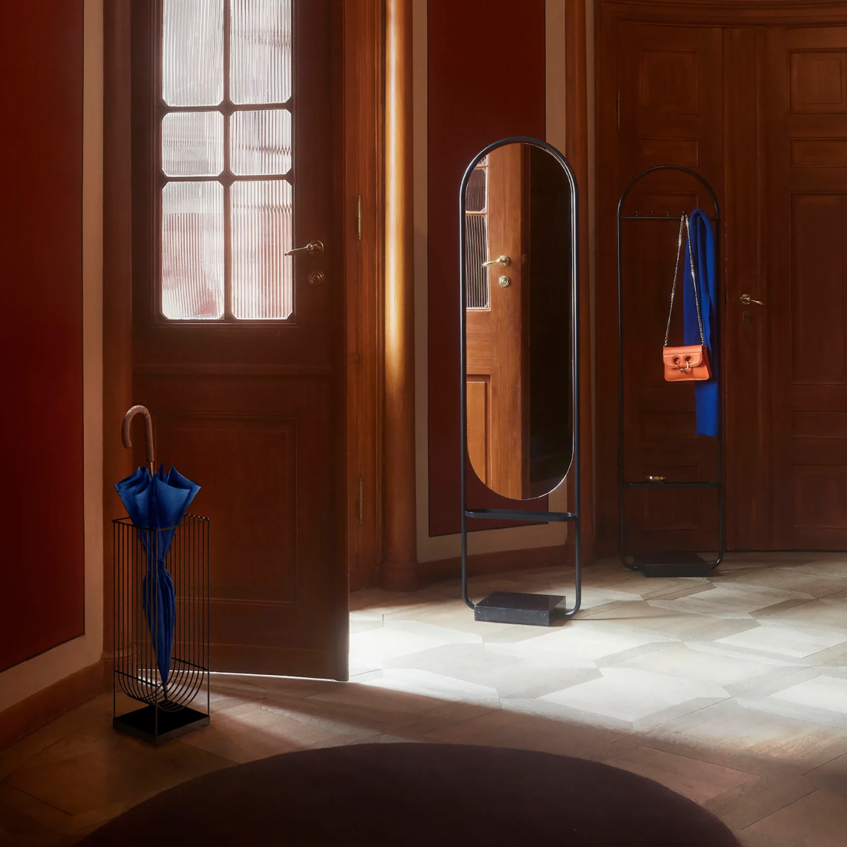 Curva Regenschirmständer, Schwarz AYTM