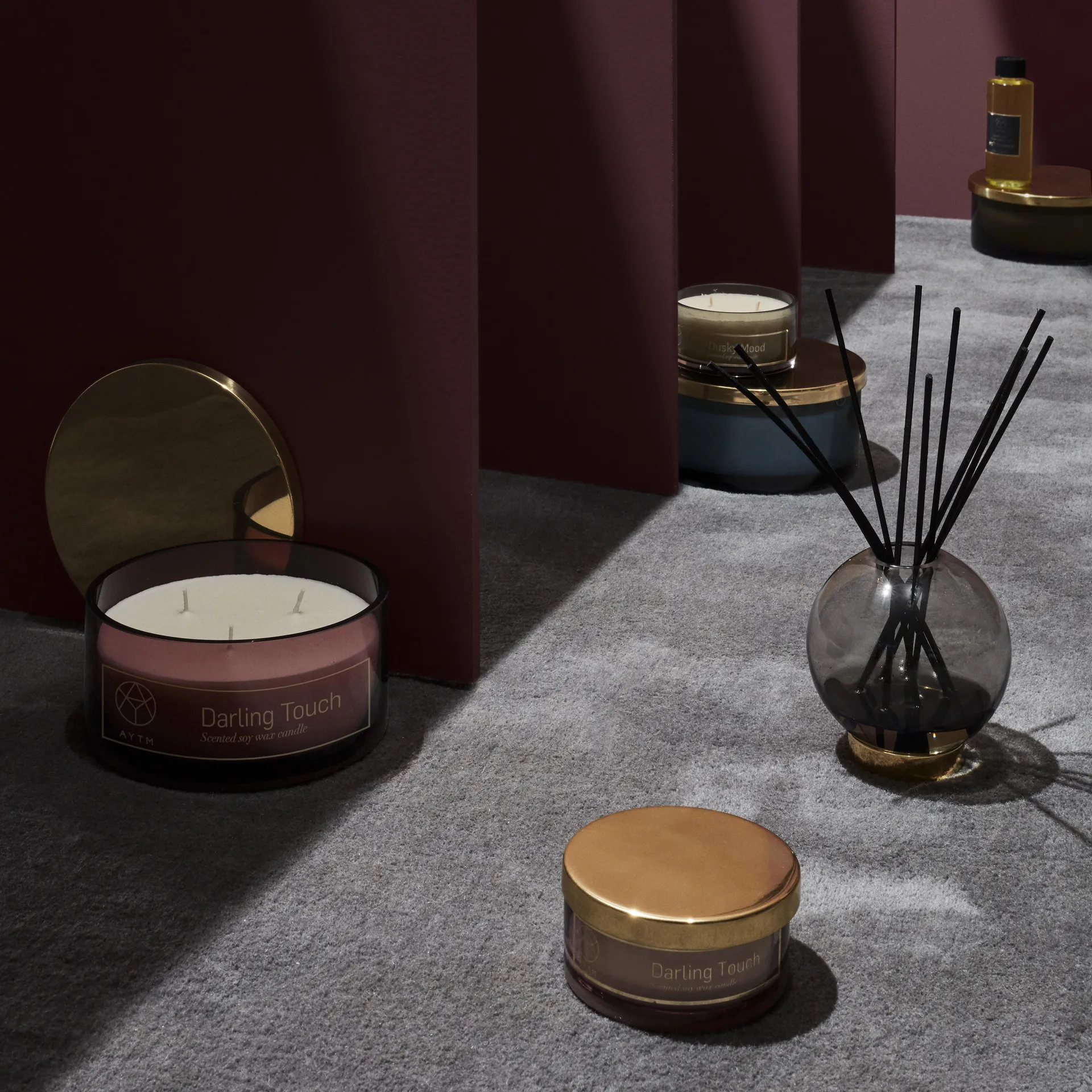 Globe Vase klein, Schwarz-Messing AYTM