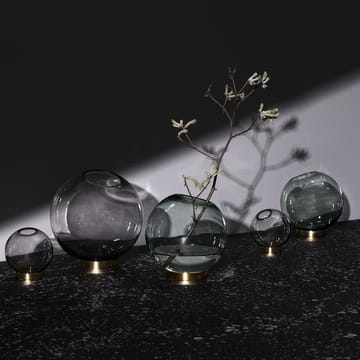 Globe Vase mittel - Grün-Messing - AYTM