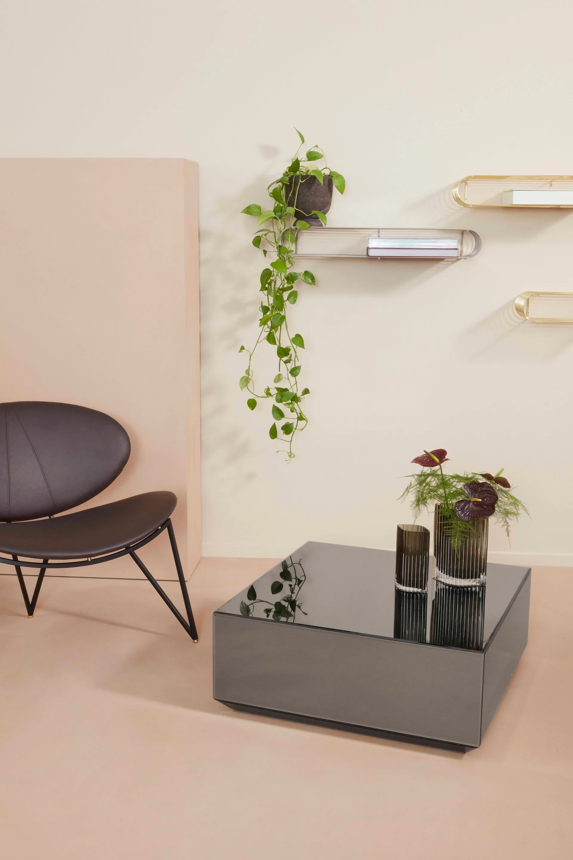 Speculum Couchtisch 80x80cm, Schwarz AYTM