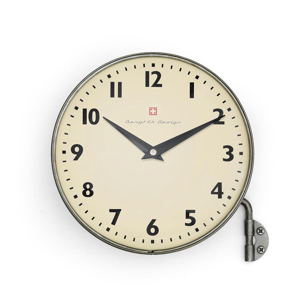 Bengt Ek Design Bengt Ek Wanduhr mit Arm Zink