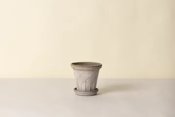 Fleur Übertopf mit Untersetzer 2-teilig - Grey, Ø16 cm - Bergs Potter