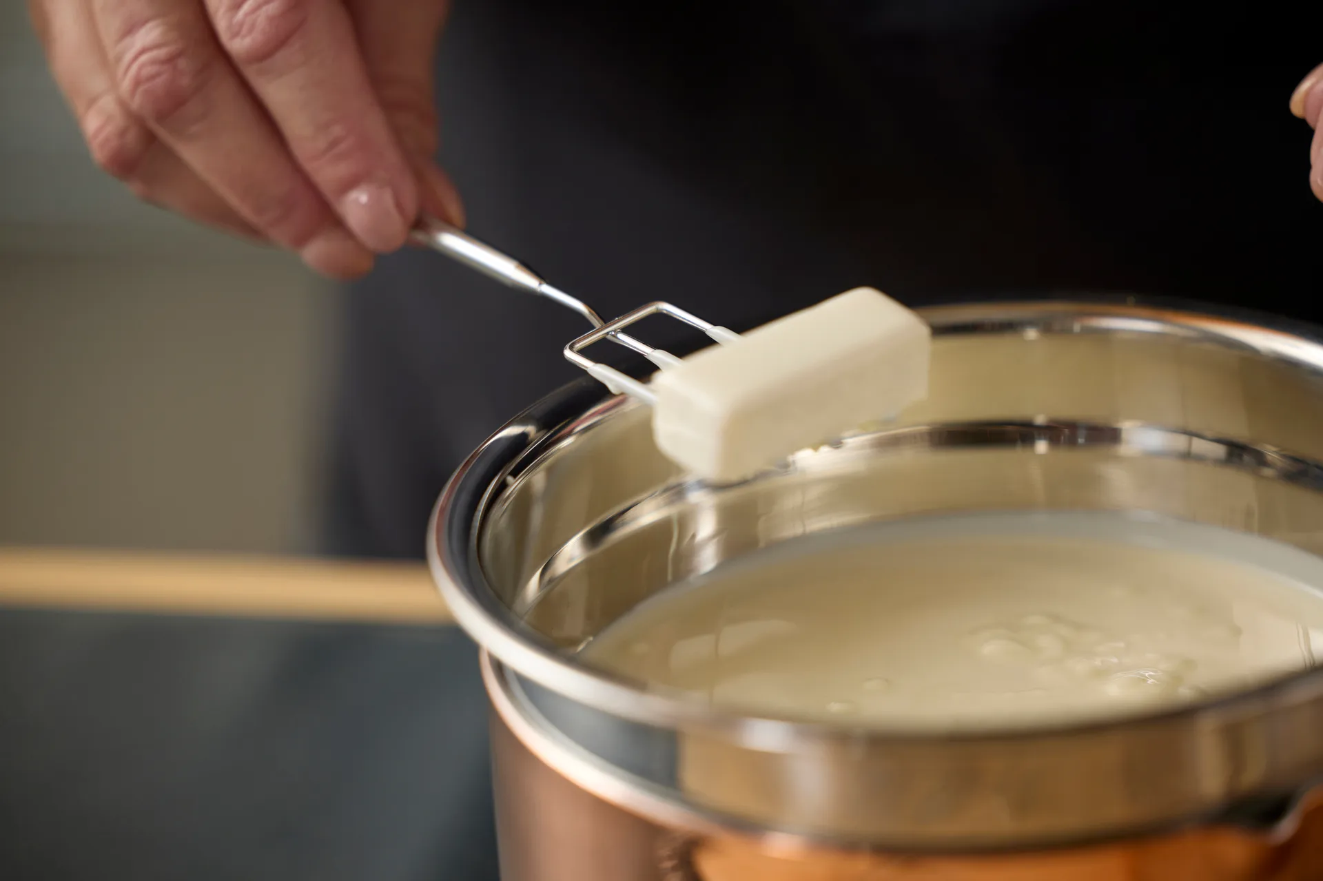 Rührschüssel mit Silikonboden latte, 1,5 Liter Blomsterbergs