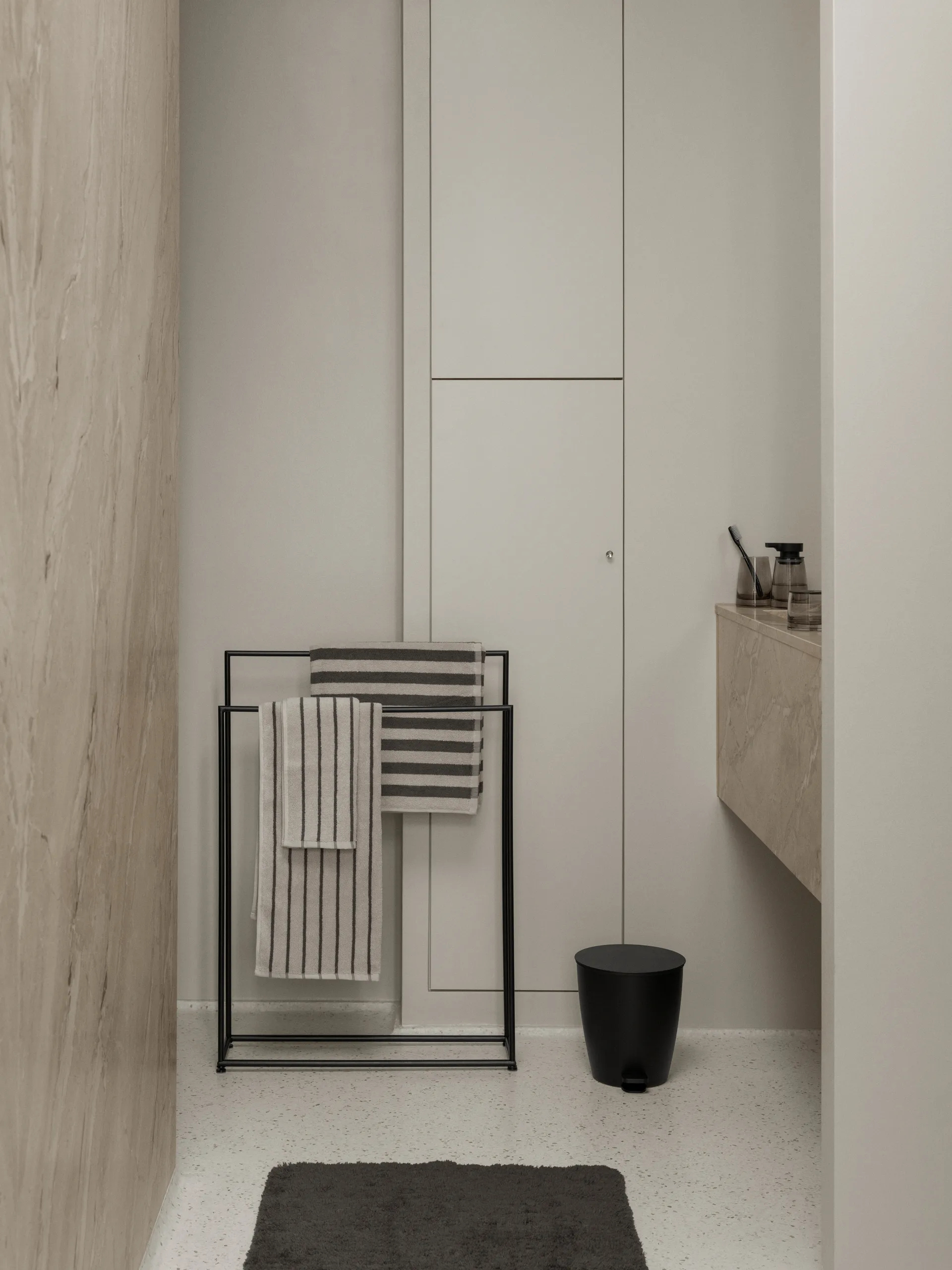 Ava Aufbewahrungsbox, Black blomus