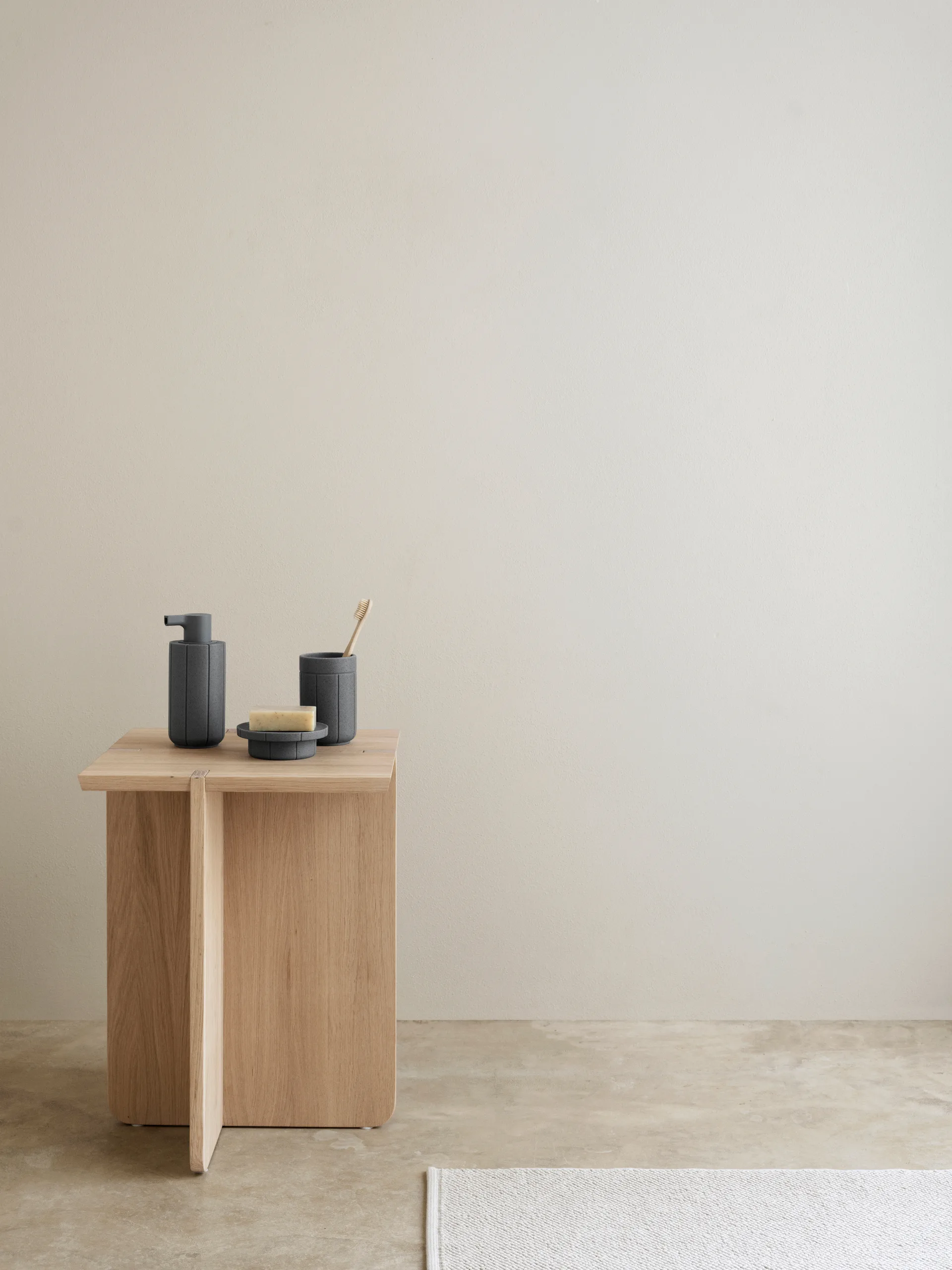 Kua Seifenspender, Cedar Wood, 30 cl blomus