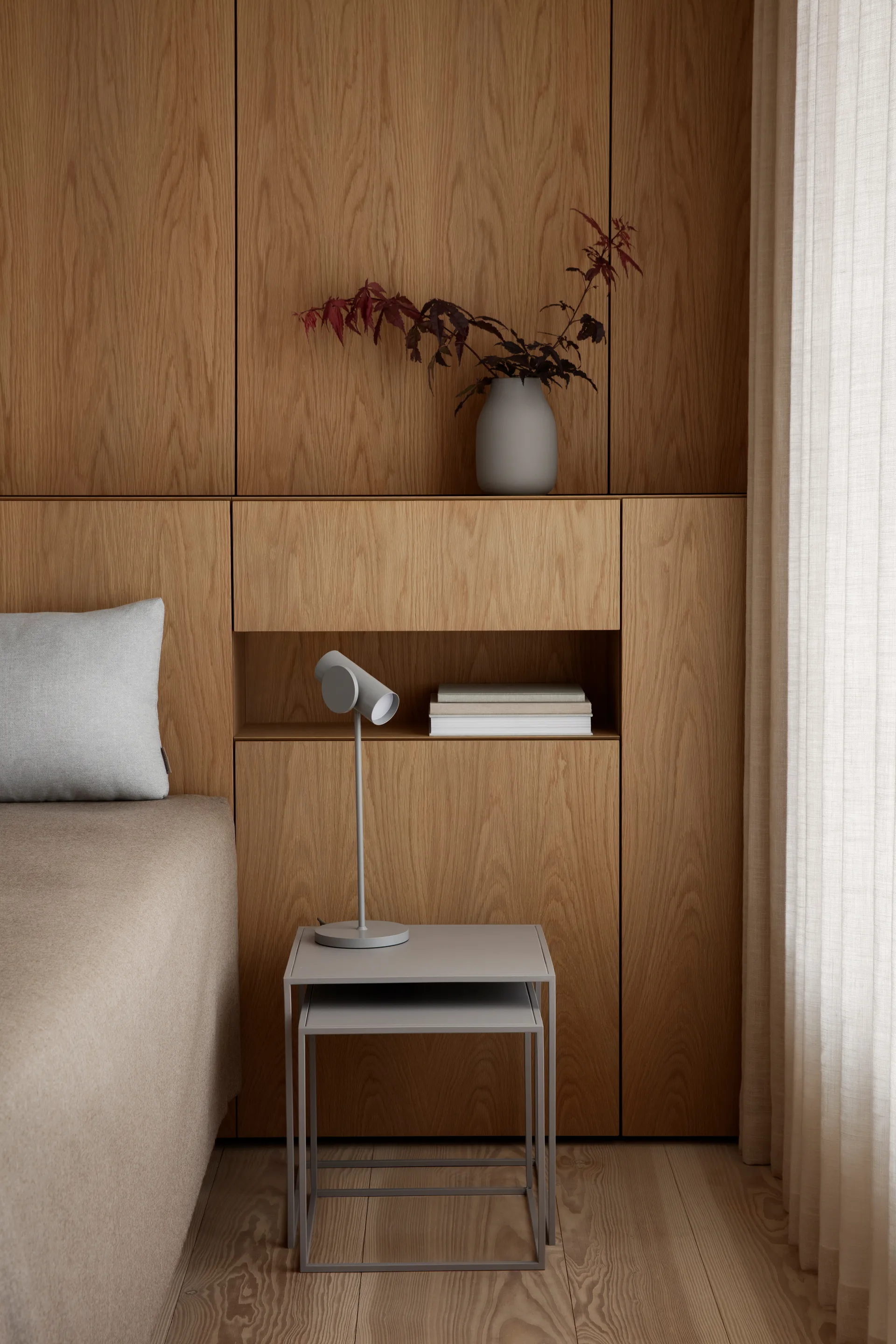 Stage Tischleuchte, Satellite blomus