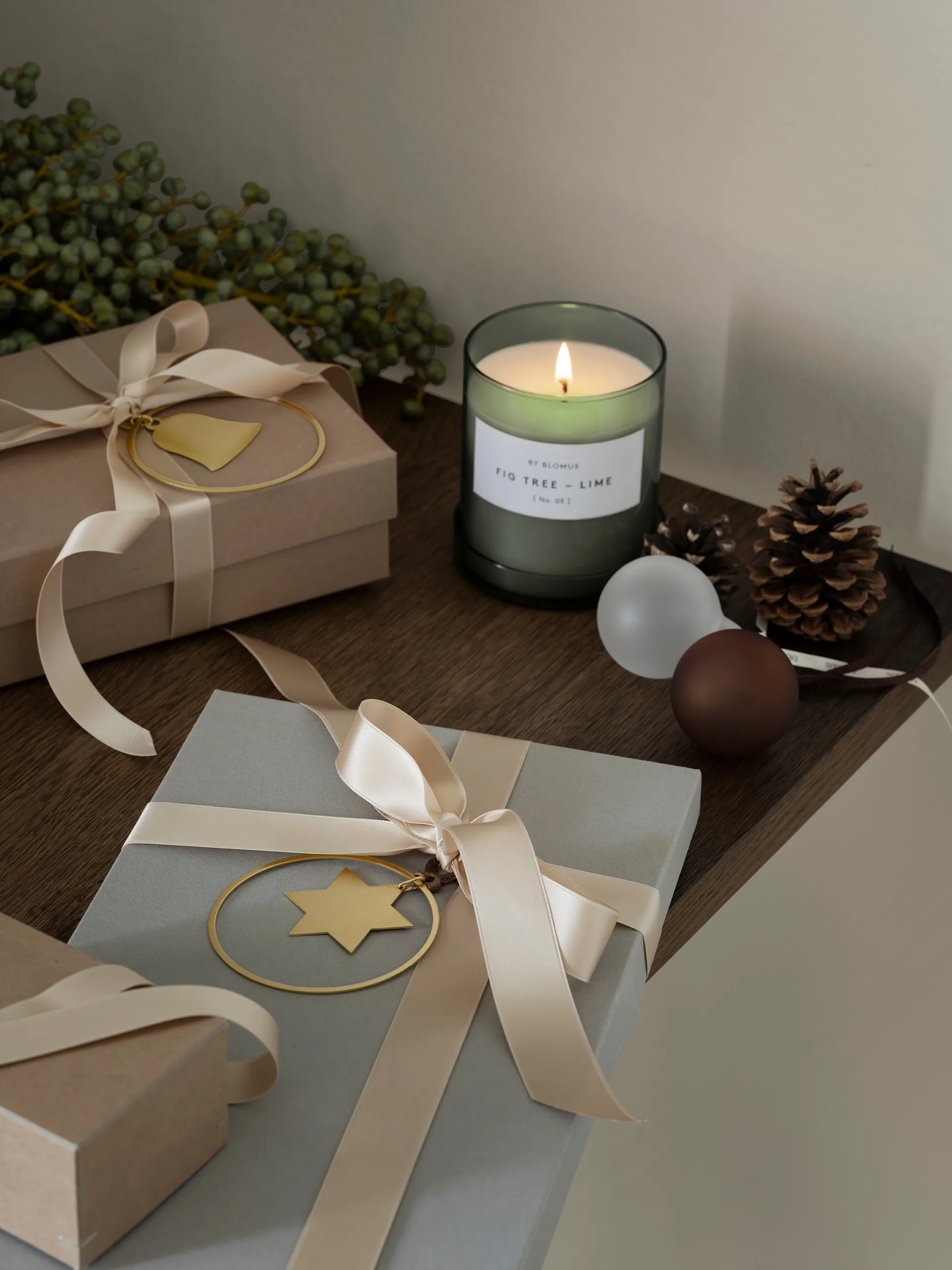 Valoa Duftkerze 45 Stunden, Fikon/Lime Agave Green blomus