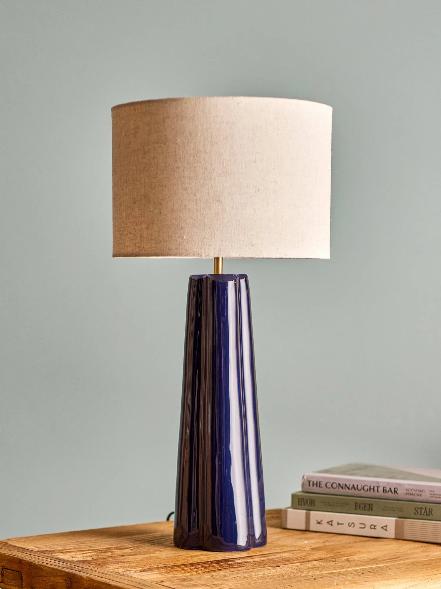 Cornelie Tischlampe, Blau, Ø30 cm Bloomingville