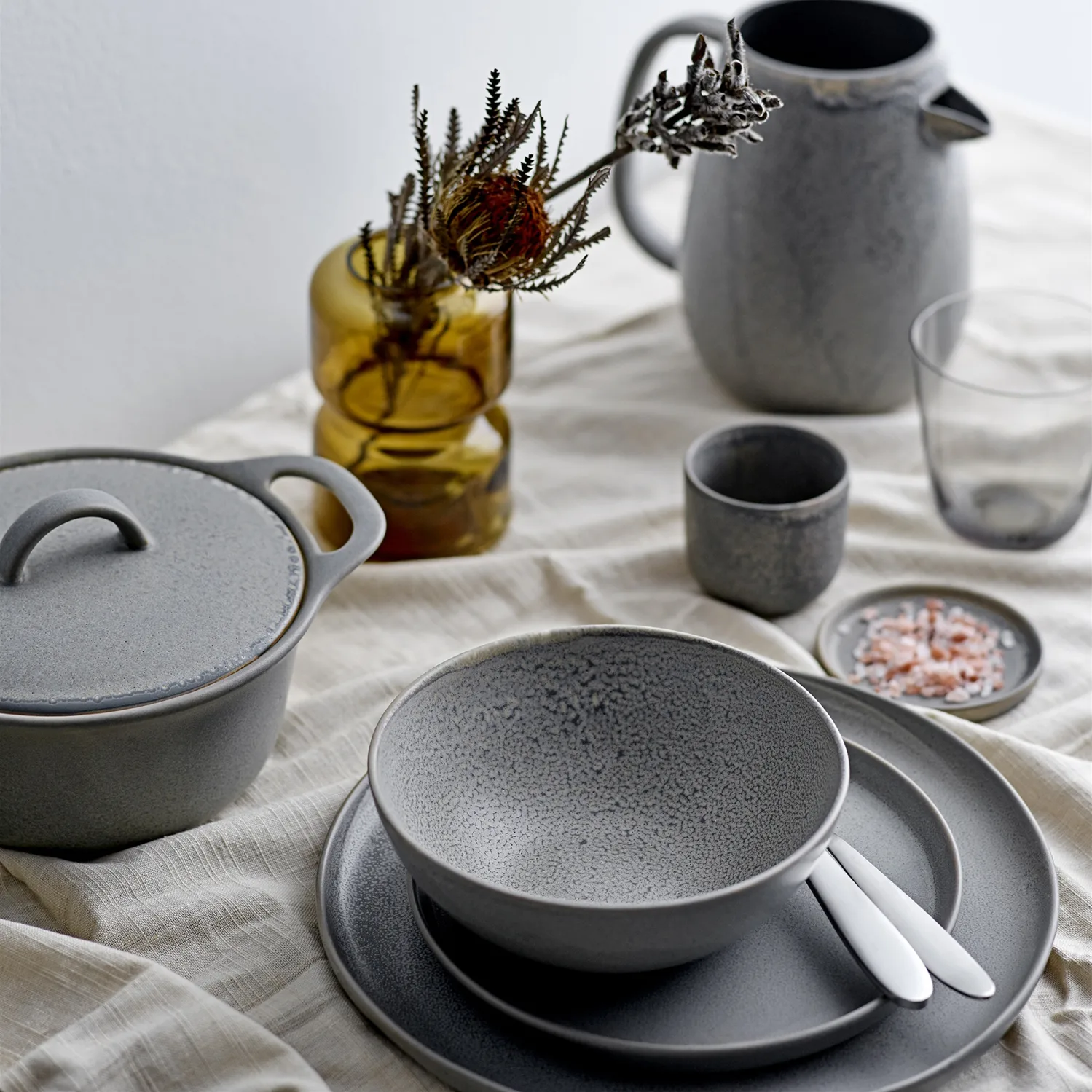 Kendra Serviertopf Steingut, Grau Bloomingville