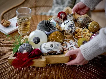 Loha Weihnachtskugel Ø7cm 2 Teile - Gold - Bloomingville