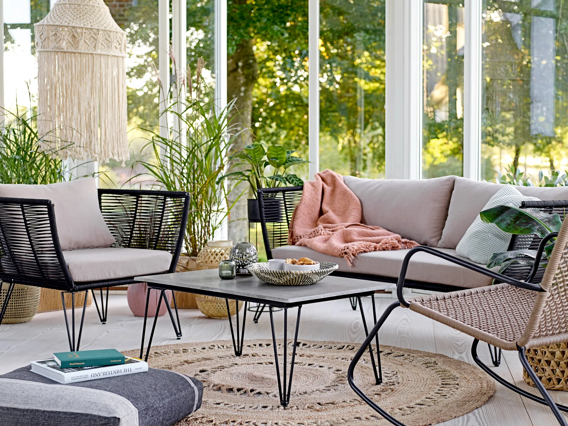 Mundo Sofa, Black-beige Bloomingville