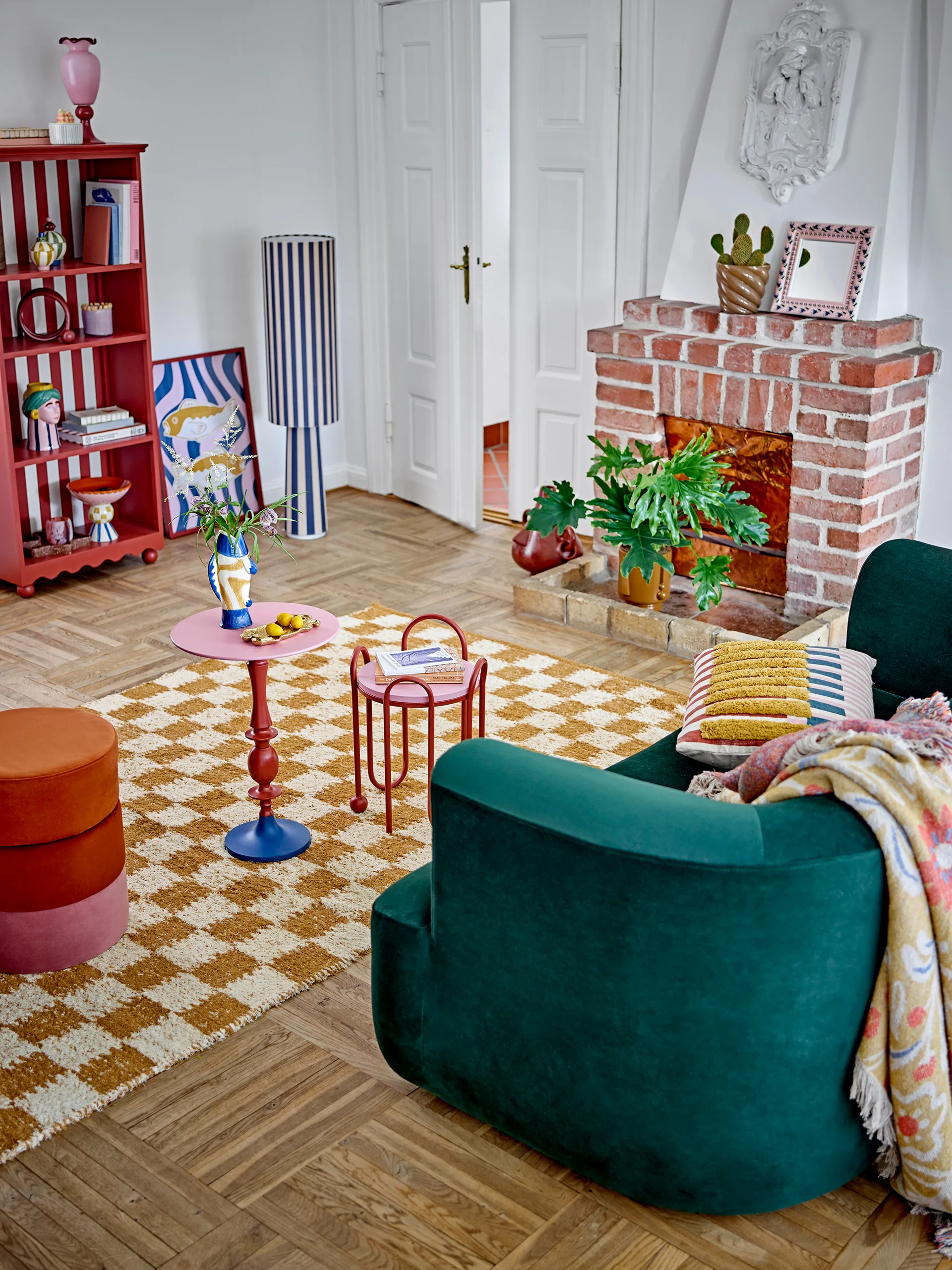 Whimsica Beistelltisch Ø30,5 cm, Rot Bloomingville