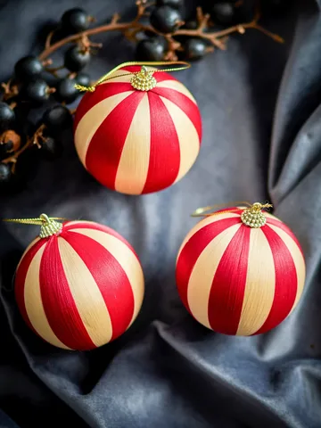 Wynn Weihnachtskugel - Rot, 3er-Pack, Ø8 cm - Bloomingville
