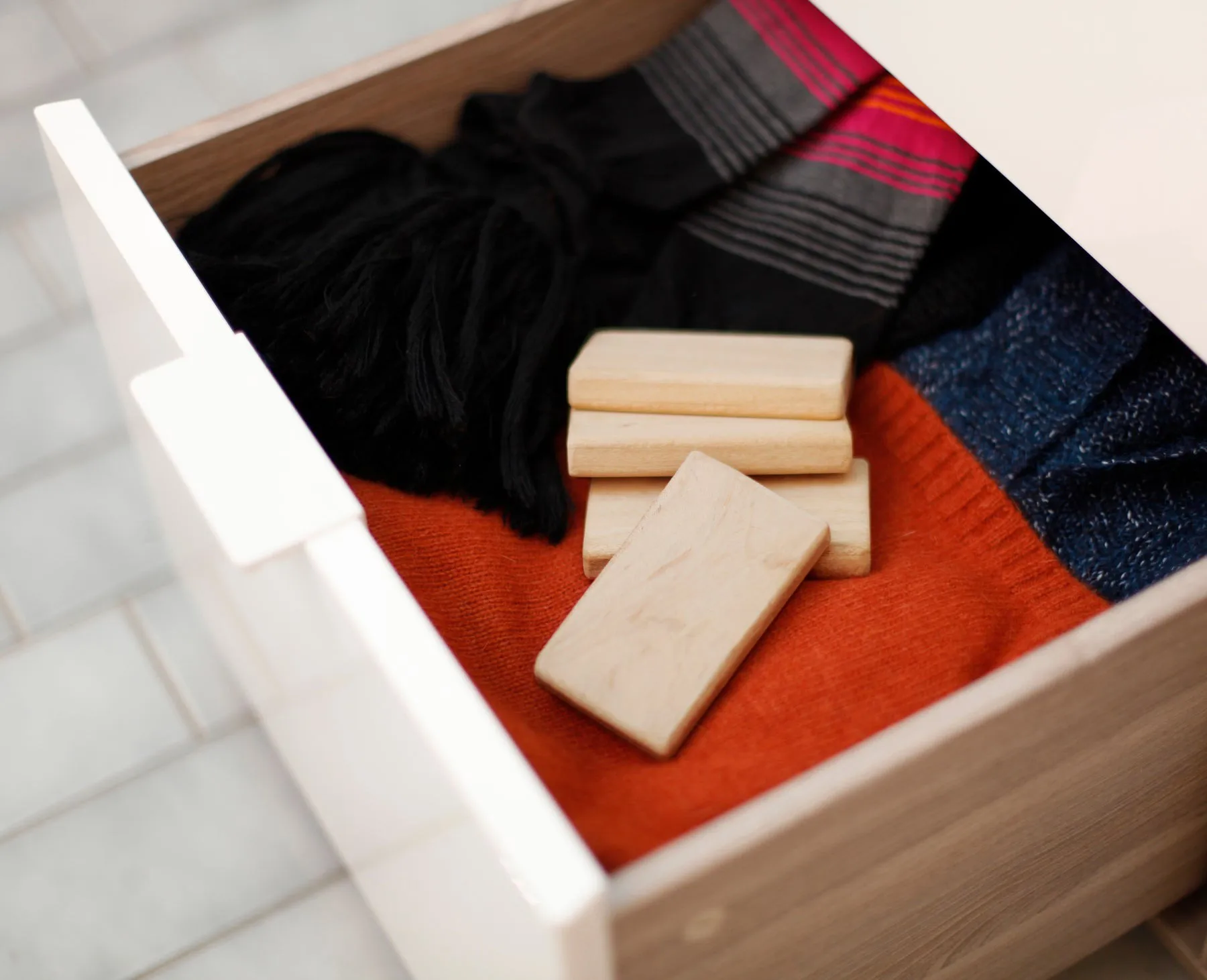 Bosign Duftblock aus weißem Zedernholz, 4er-Pack Bosign