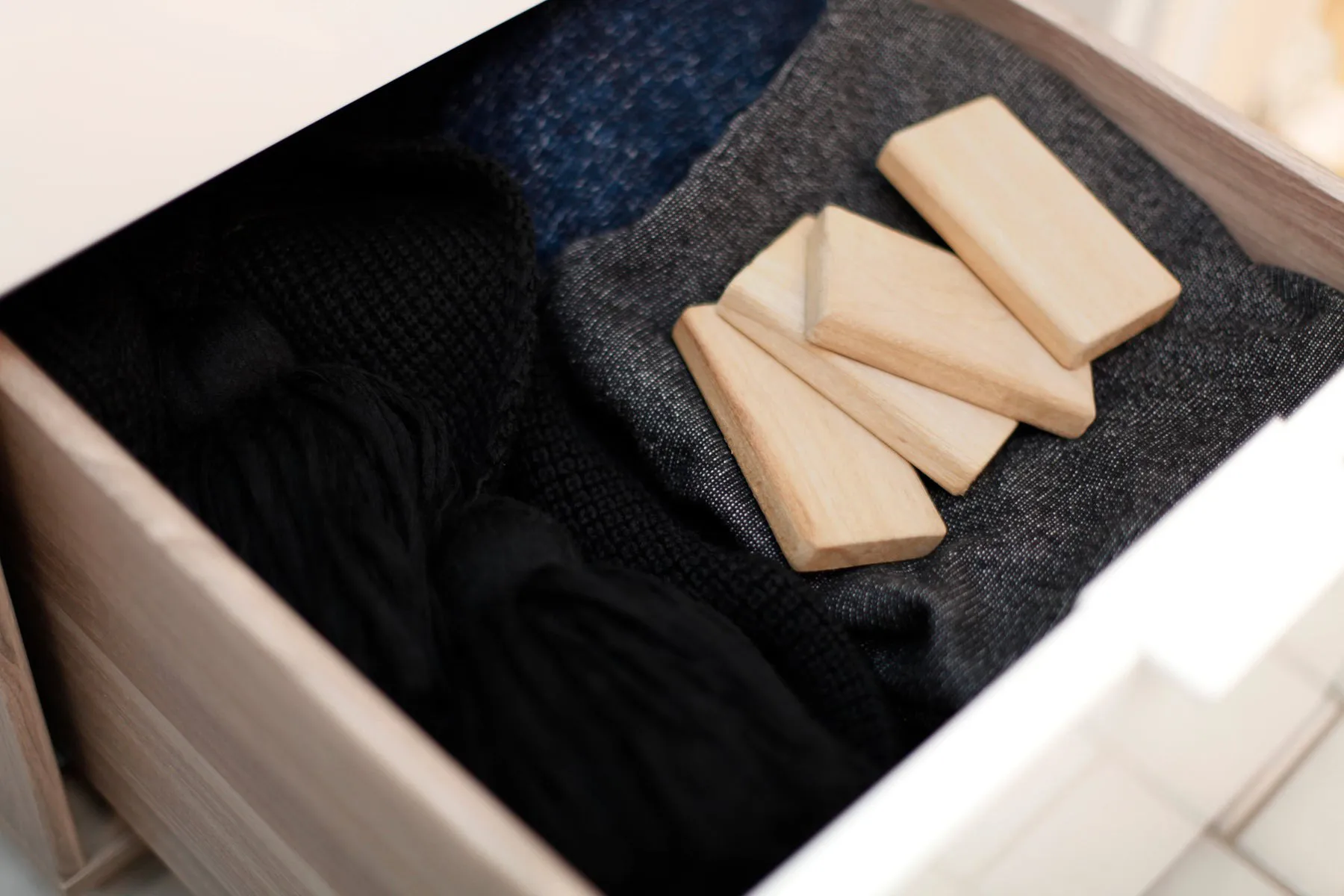 Bosign Duftblock aus weißem Zedernholz, 4er-Pack Bosign