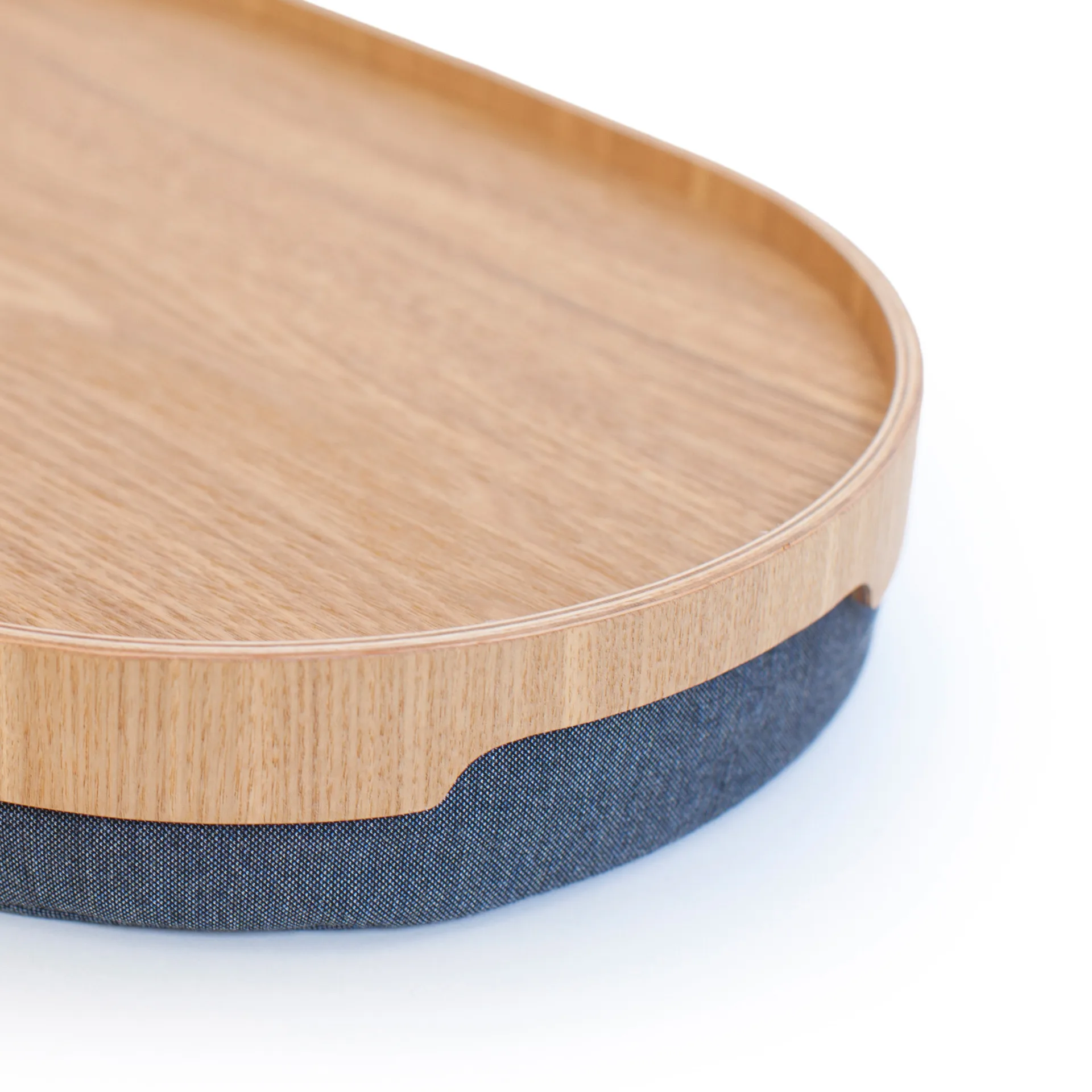 Bosign Knietablett curveline medium 26 x 39cm, Pfeil Bosign