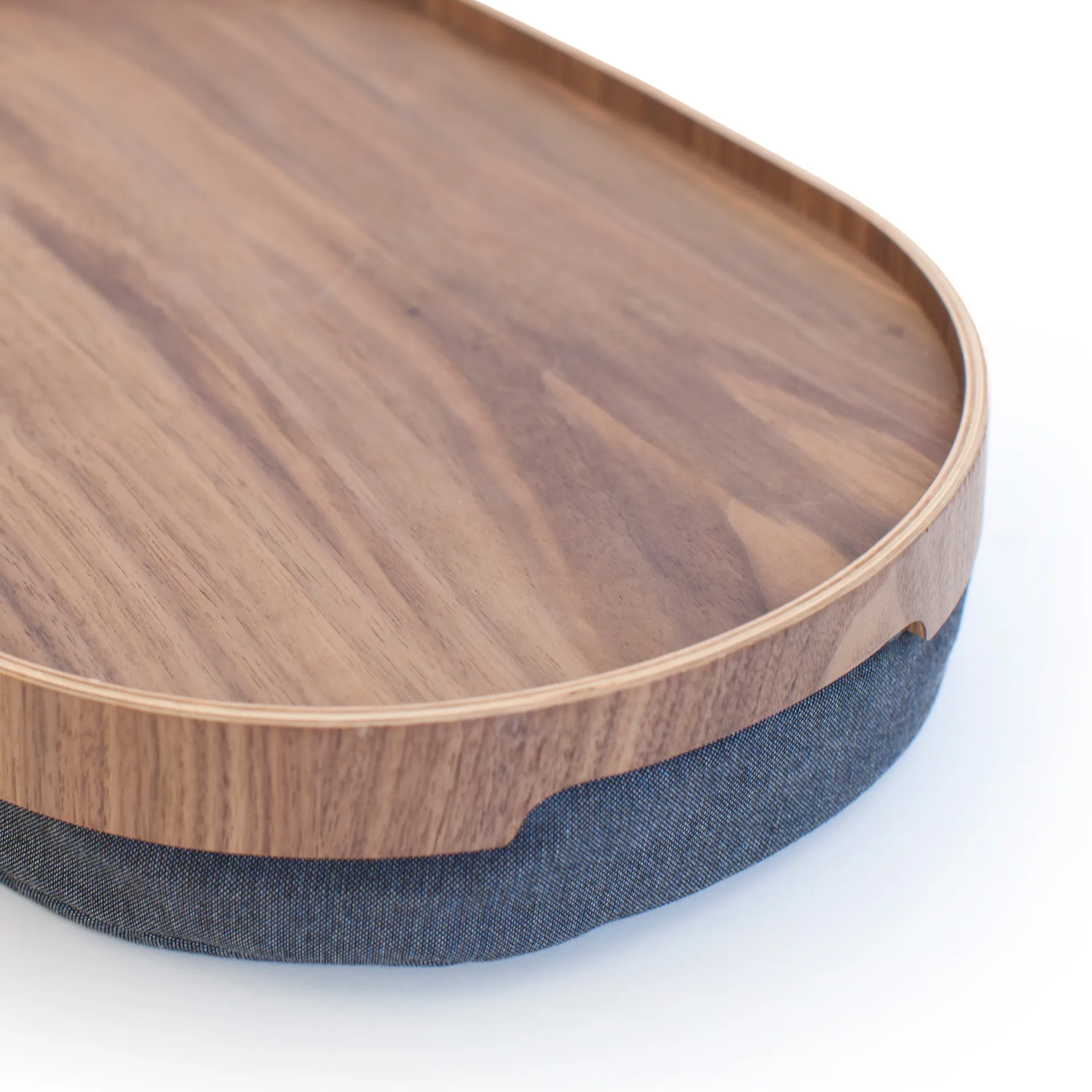 Bosign Knietablett curveline medium 26 x 39cm, Walnuss Bosign