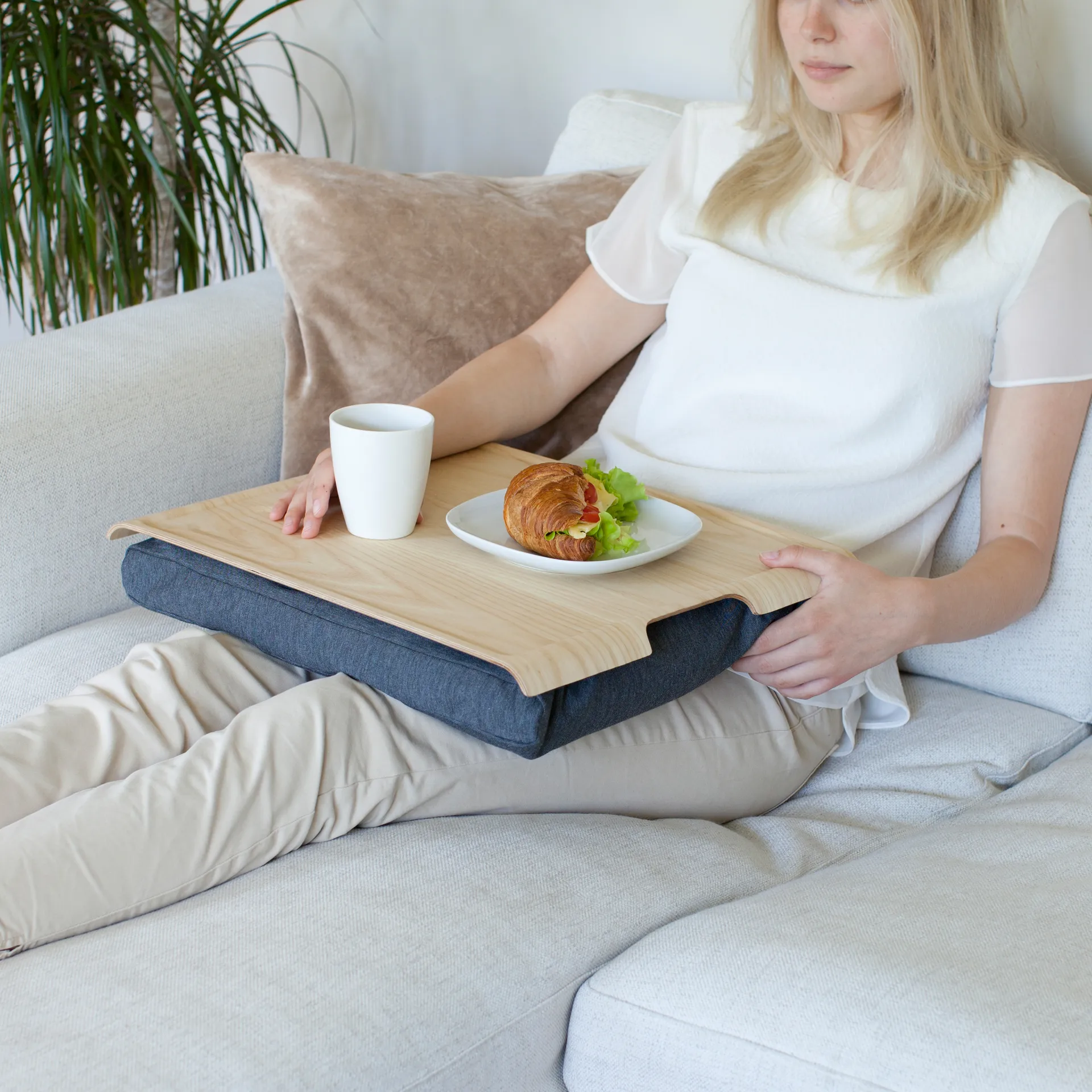 Bosign Knietablett, Eschenholz-grau Bosign