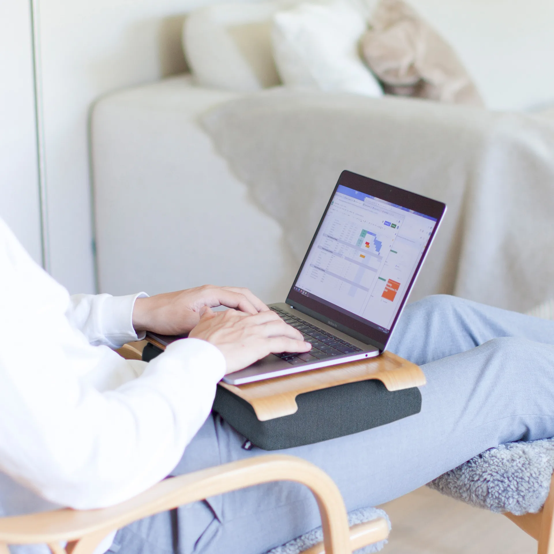 Knie-Tablett mini, Weidenholz-Salz & Pfeffer grau Bosign