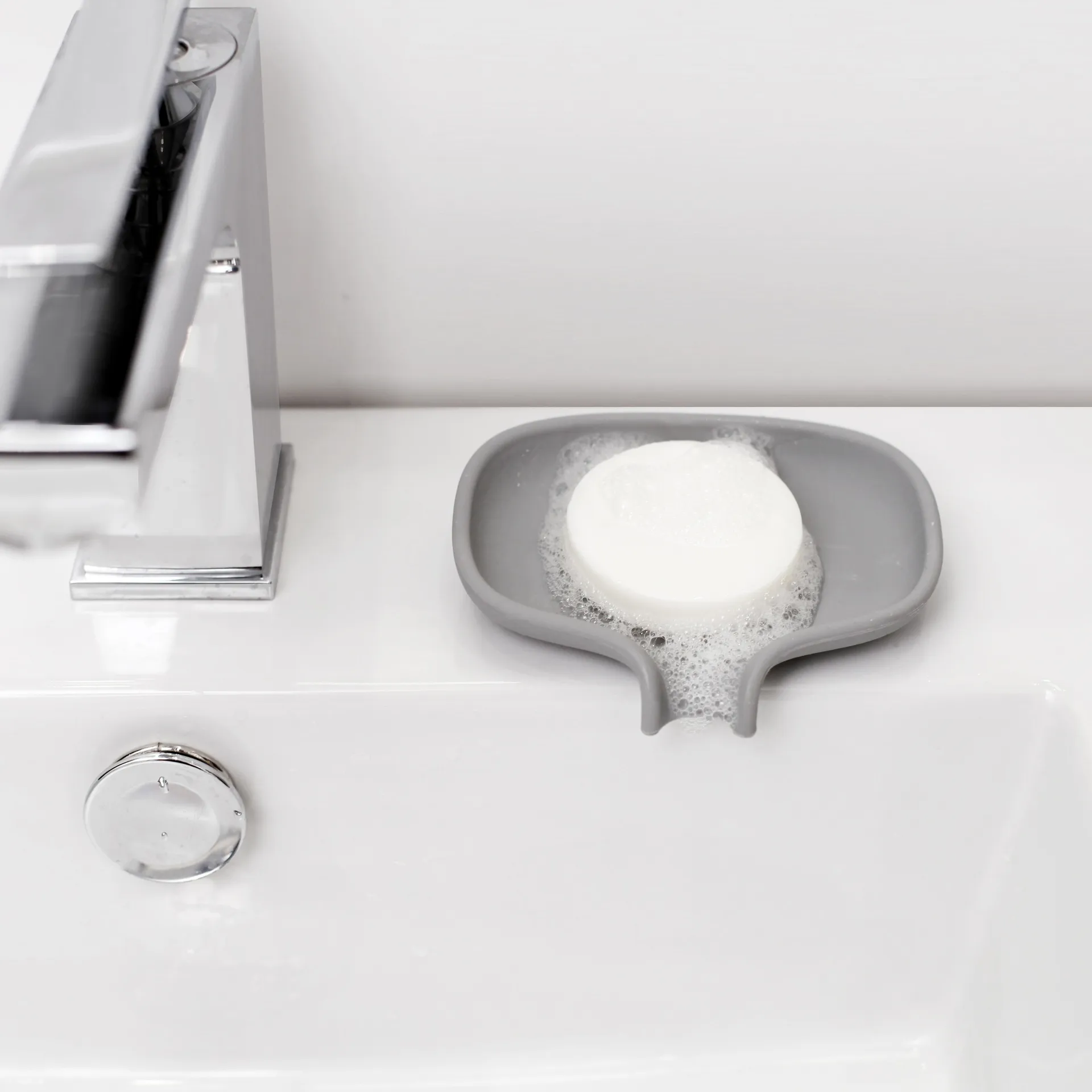 Soap Saver Flow Seifenschale mit Abtropffläche klein, Grau Bosign