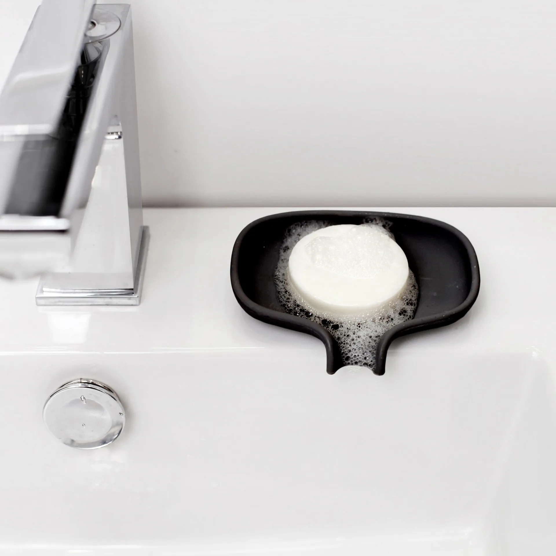 Soap Saver Flow Seifenschale mit Abtropffläche klein, Schwarz Bosign