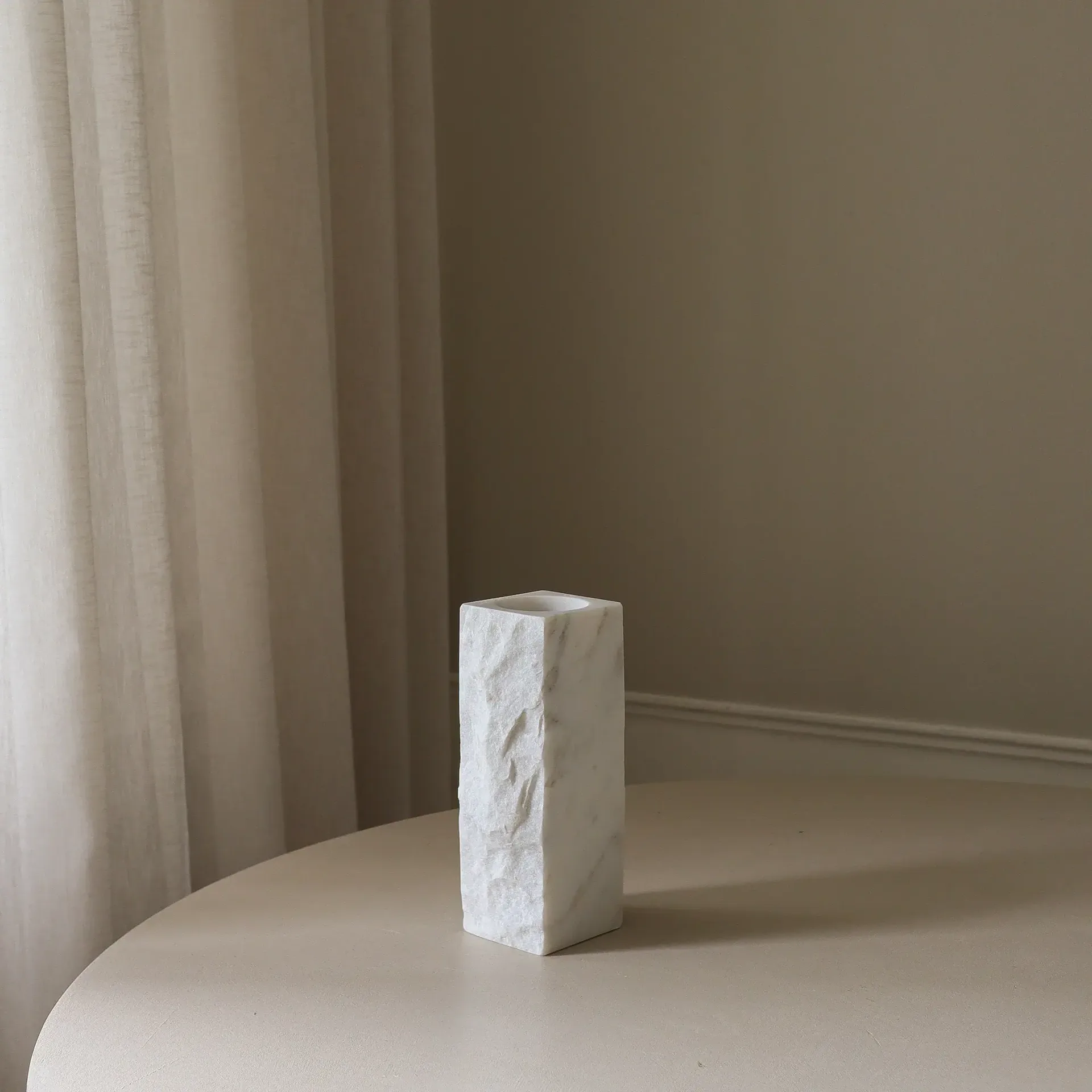 Carrara Edge Marmorvase, Klein, 25 cm Botané