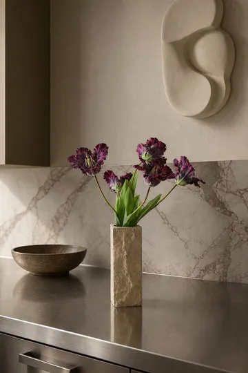 Limestone Edge Marmorbasis Vase - Klein, 25 cm - Botané