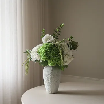 Smashed Avocado Kunstblumen-Bouquet - Hortensie-Pfingstrose-Amaranth-Skimmia-Beeren-Eukalyptus 12 St - Botané