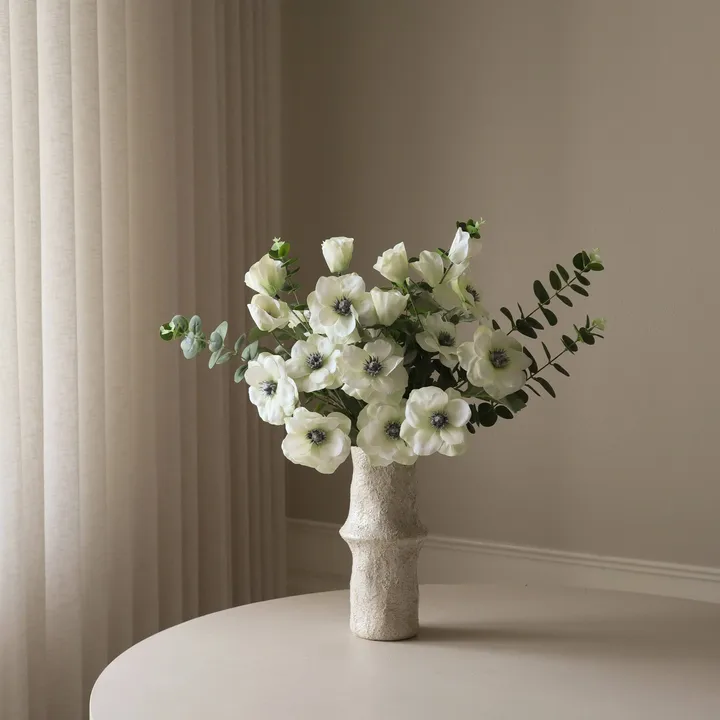 White Satin Kunstblumen-Bouquet