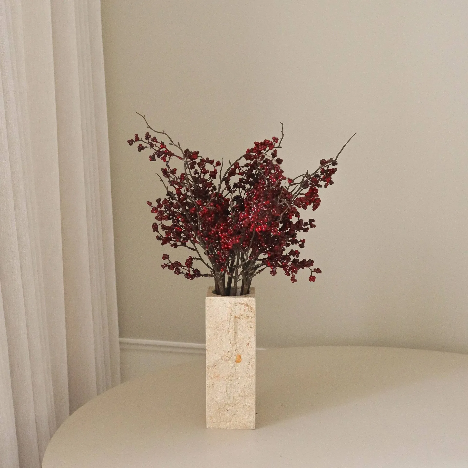 Wild Berry Kunstblumenstrauß, Dunkelrote Beerenzweige, 66 cm Botané