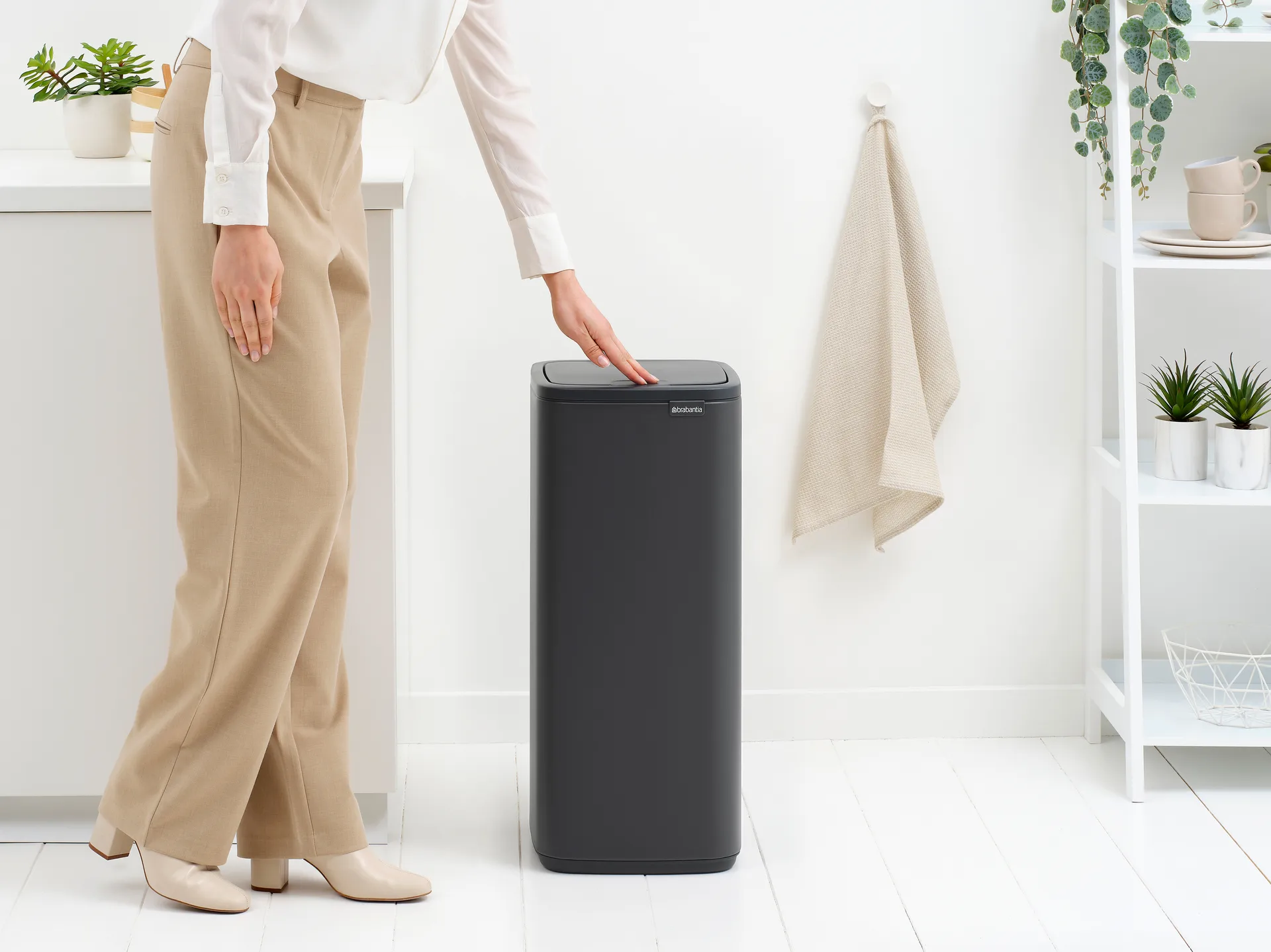 Bo Touch Bin 30 L, Mineral Infinite Grey Brabantia