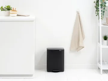 Bo Treteimner 12 l - Matt Black - Brabantia